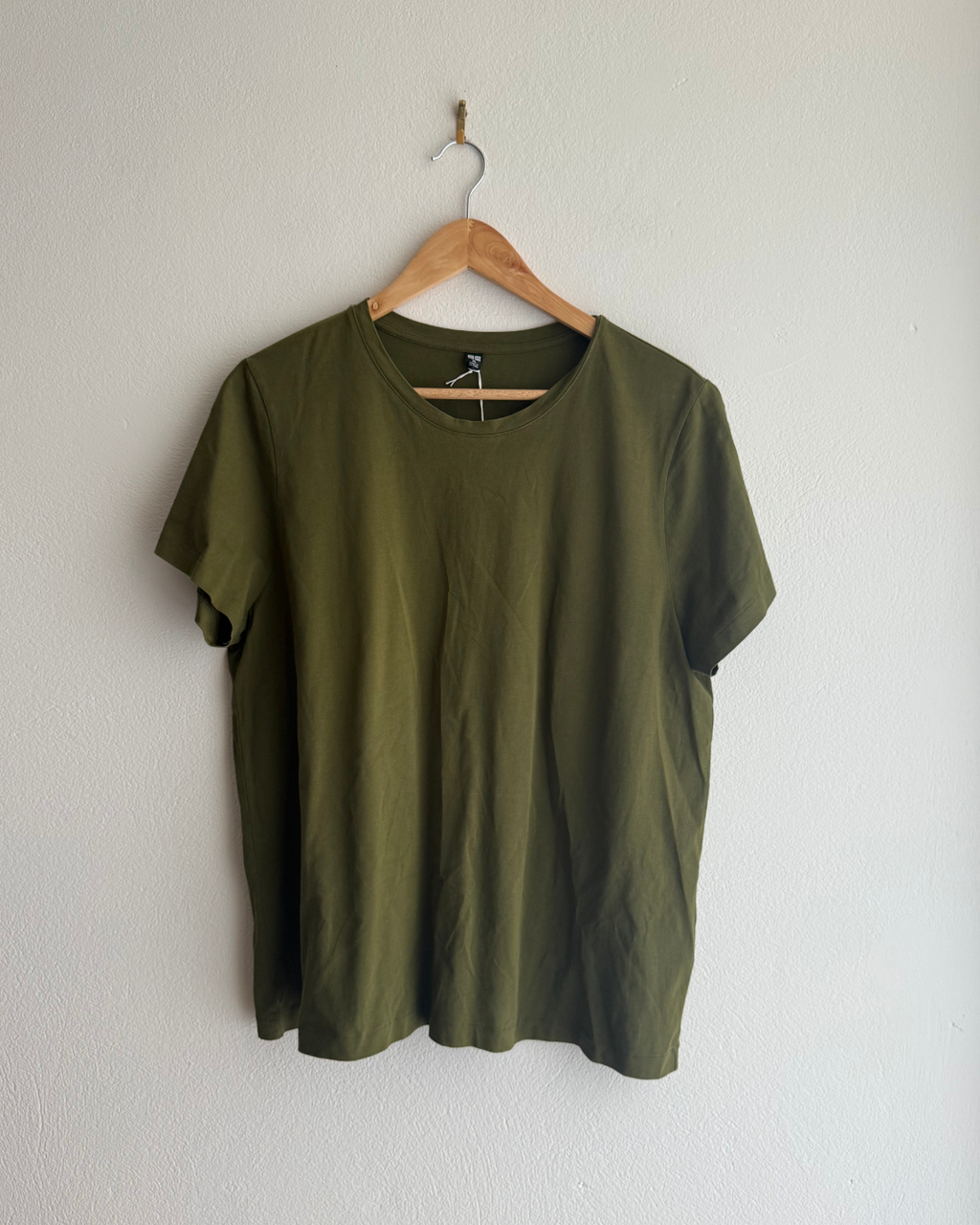 Uniqlo Basic Crew Olive Green Tee