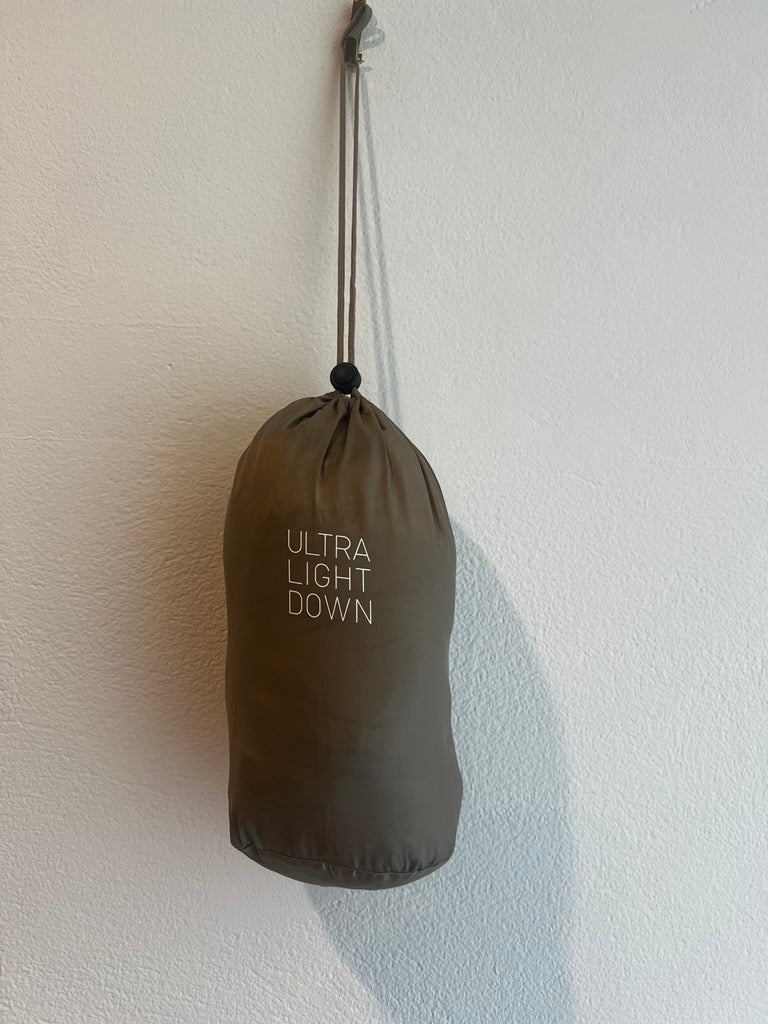 Uniqlo Sleeveless Light-Weight Down Vest