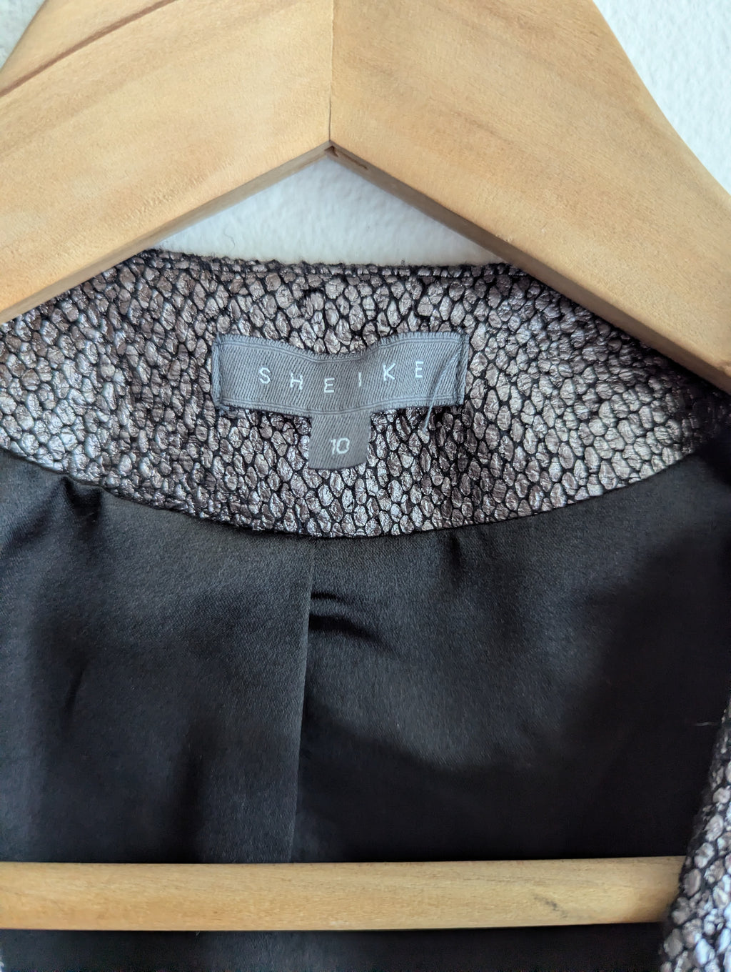 Sheike Metallic Cropped Jacket