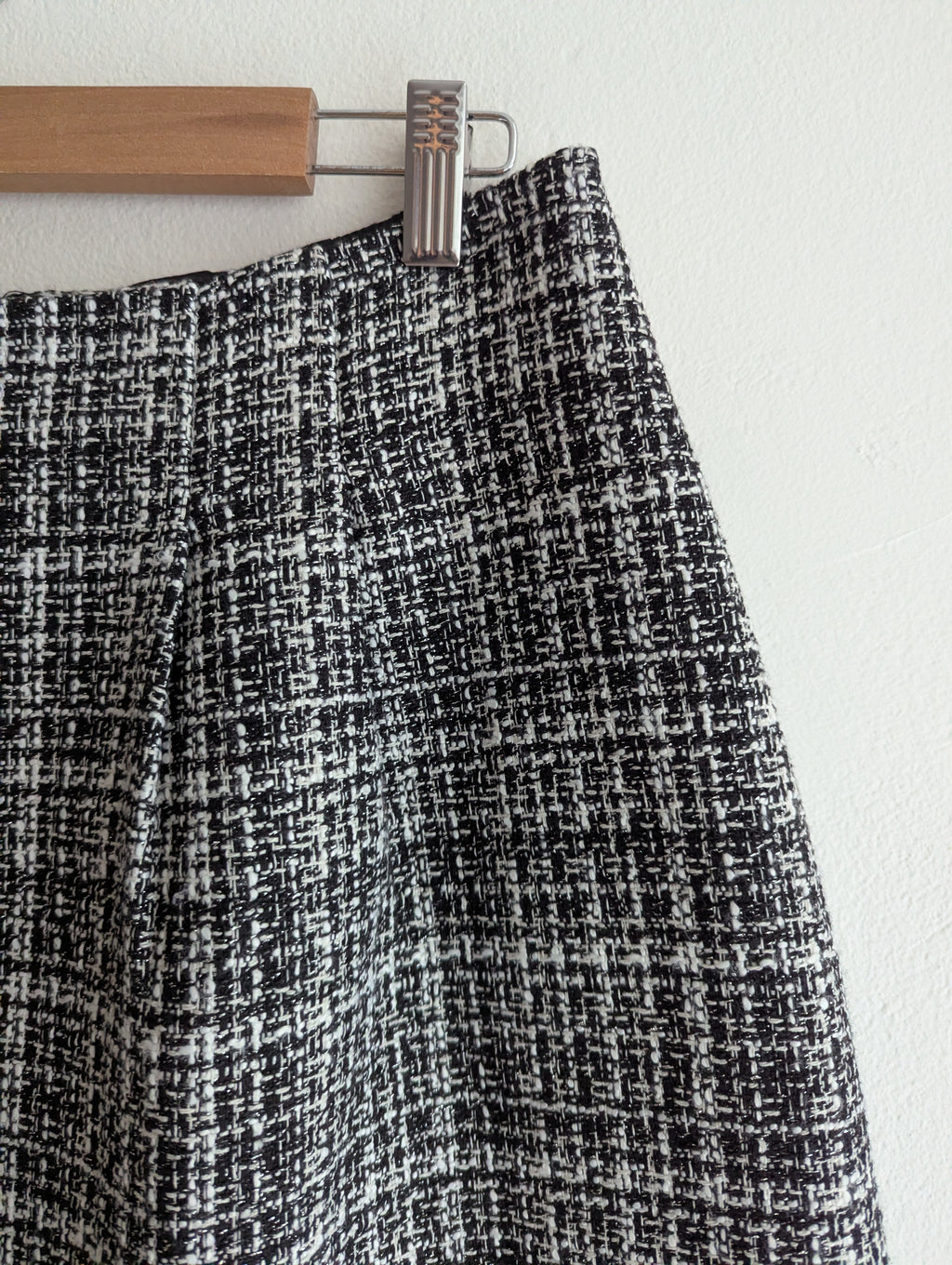 Review Tweed Black and White Skirt