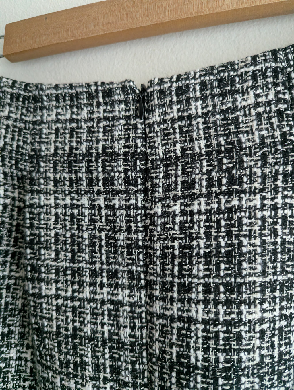 Review Tweed Black and White Skirt