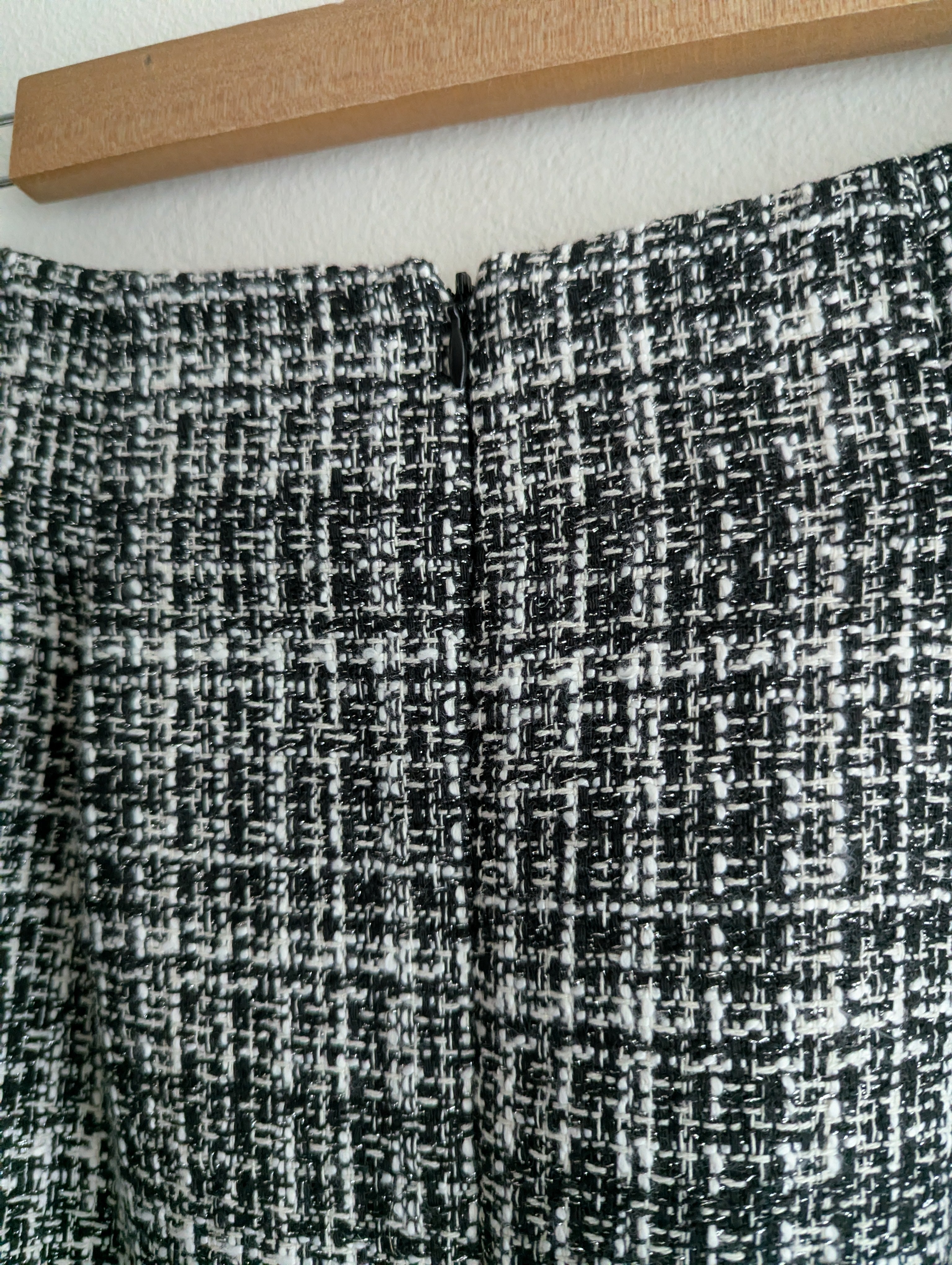 Review Tweed Black and White Skirt