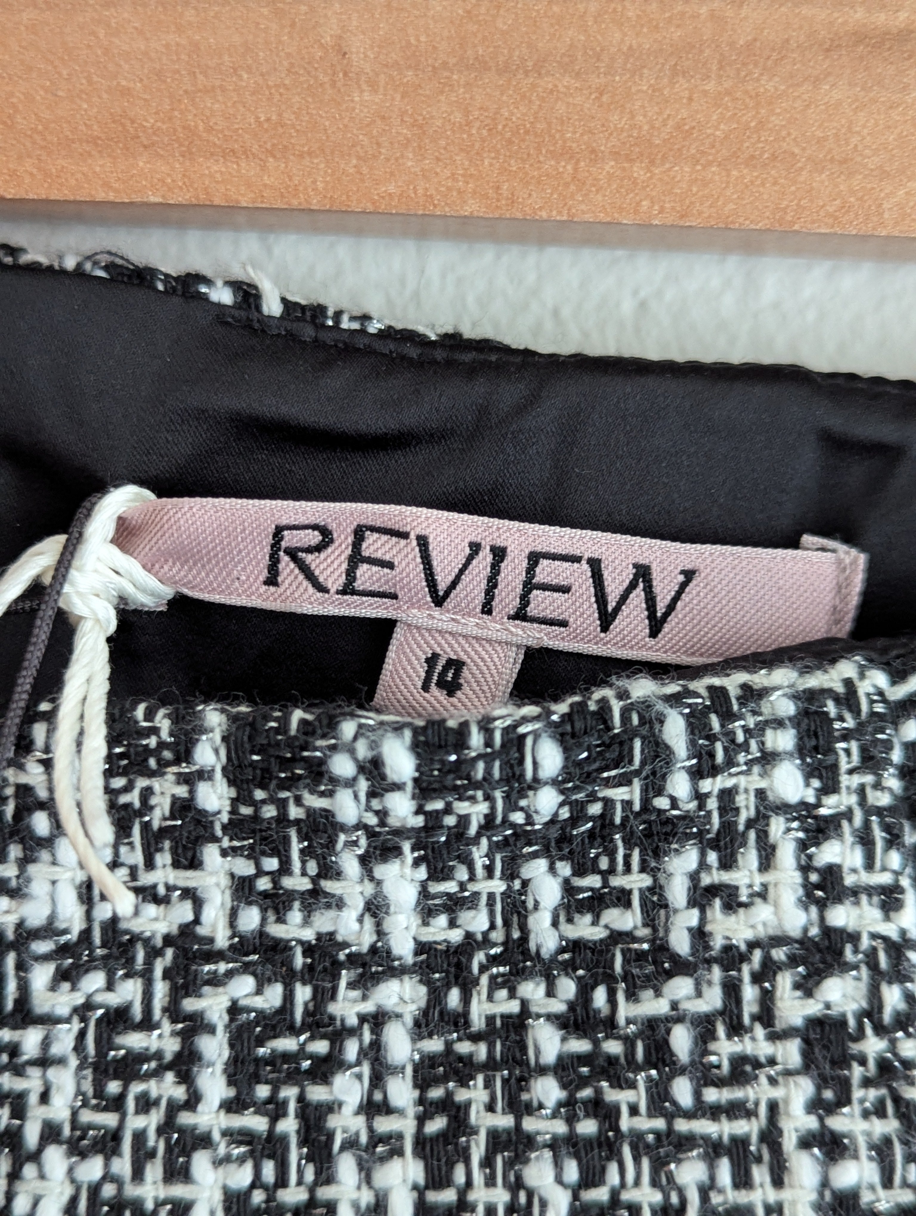 Review Tweed Black and White Skirt