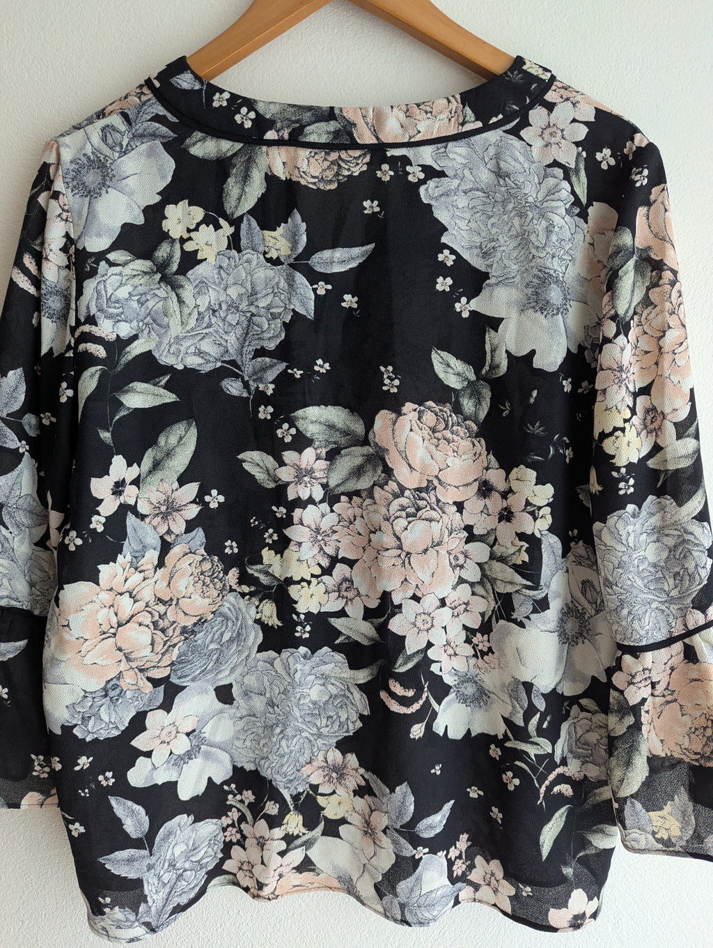 Veronika Maine Floral Blouse