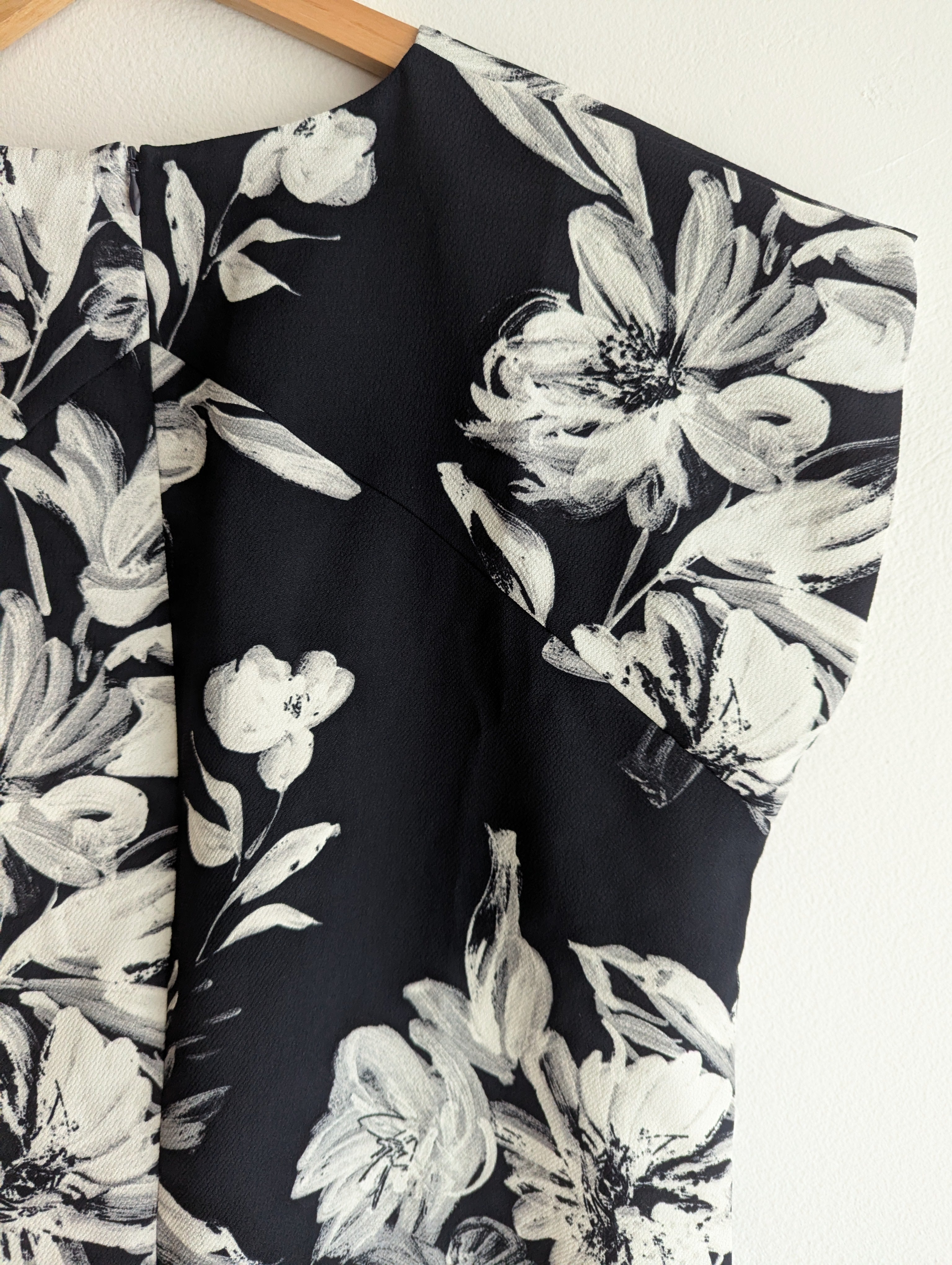 Veronika Maine Black Floral Sleeveless Blouse
