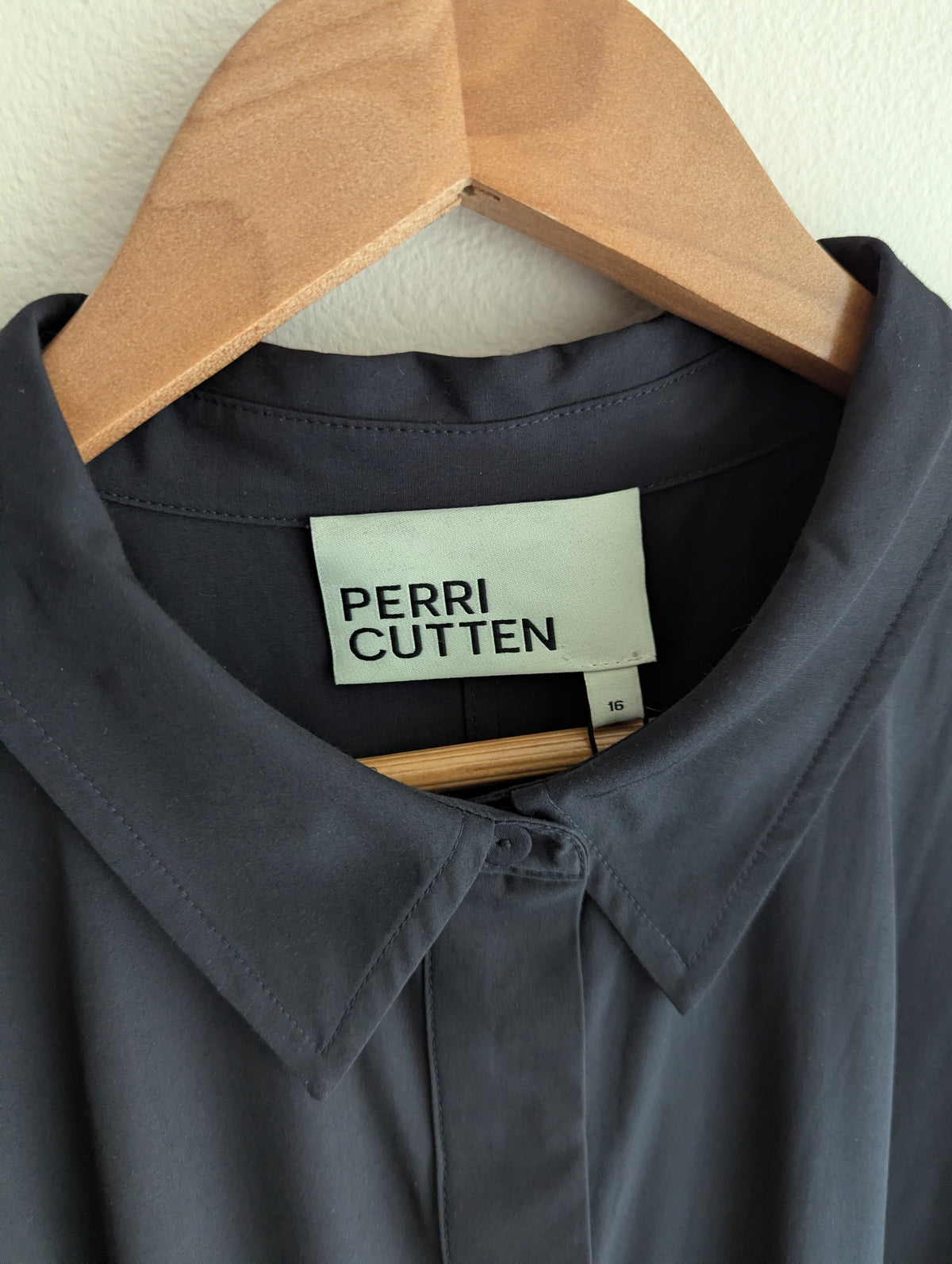 Perri Cutten Black Dolman Midi Dress