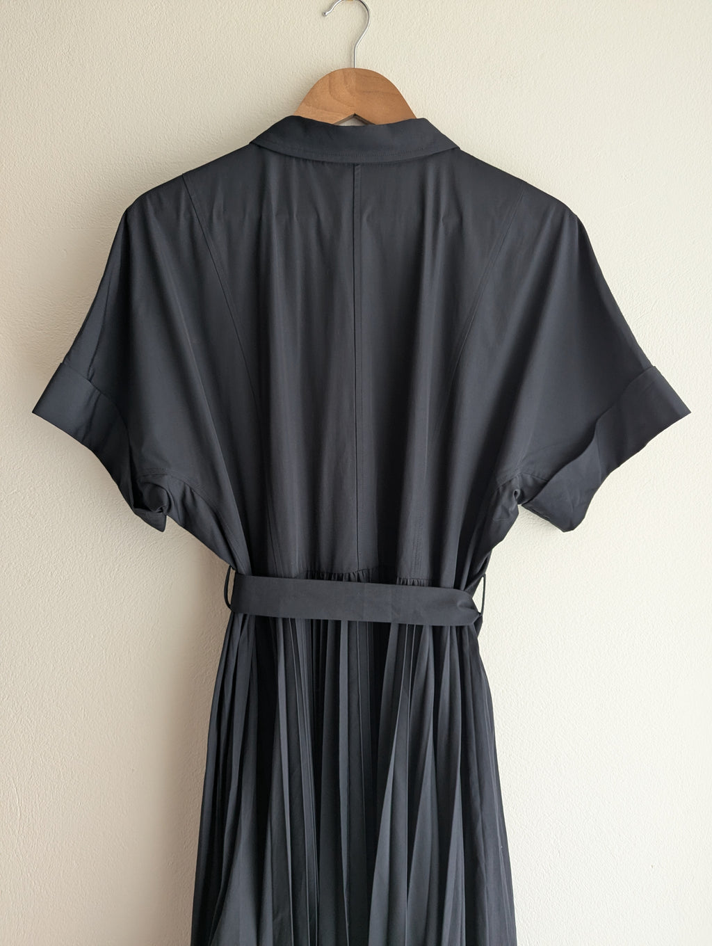 Perri Cutten Black Dolman Midi Dress