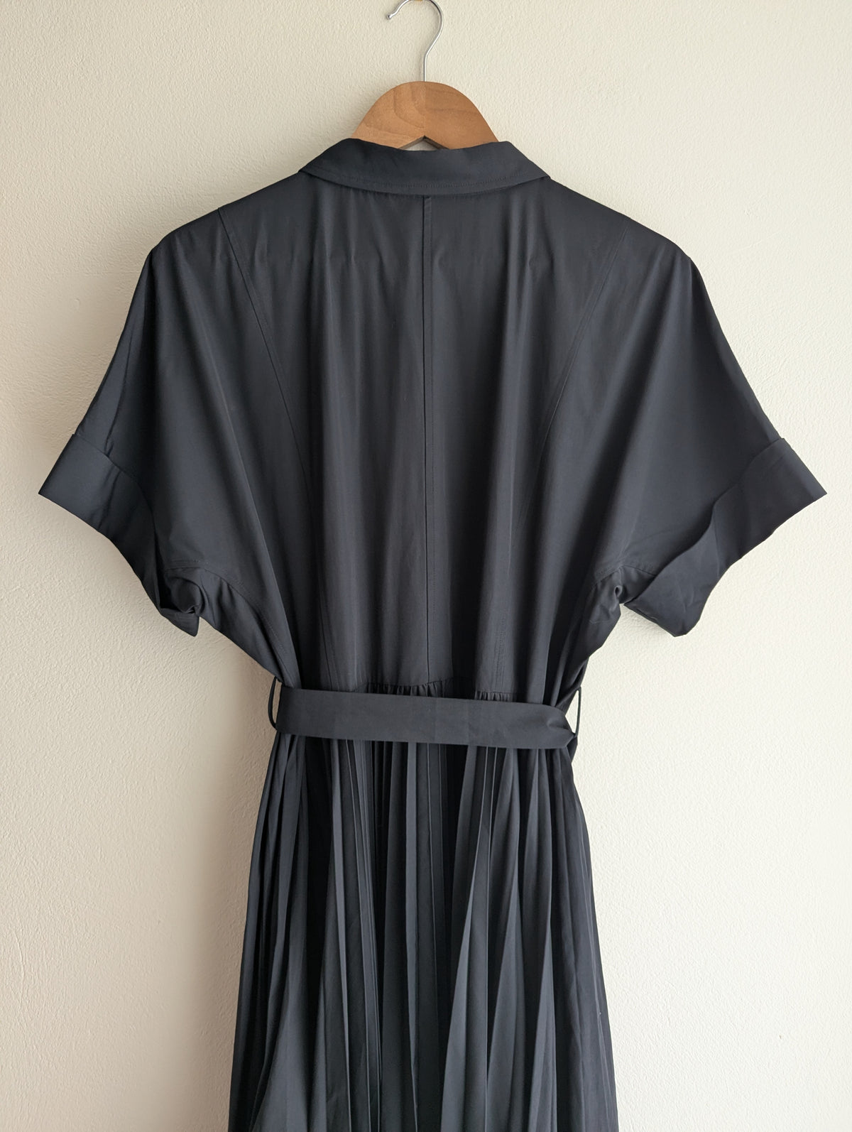 Perri Cutten Black Dolman Midi Dress