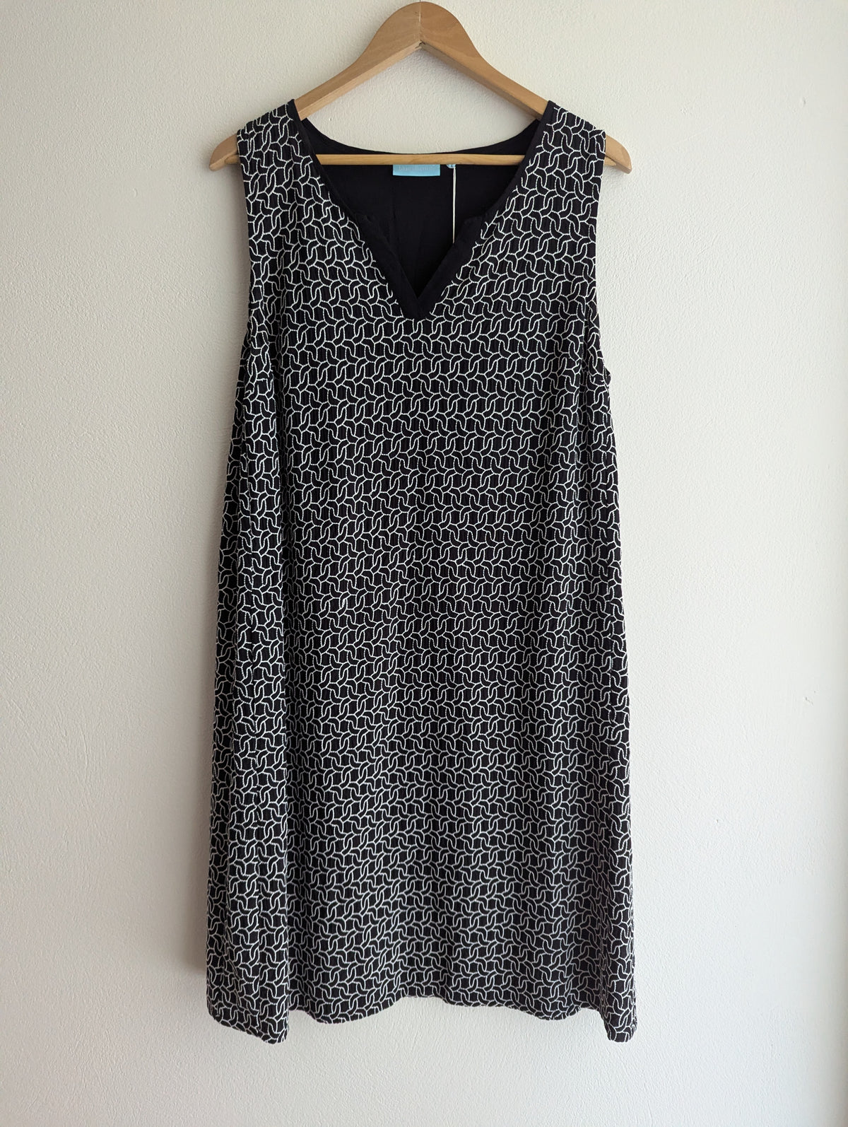 Blue Illusion Black & White Geometric Shift Dress