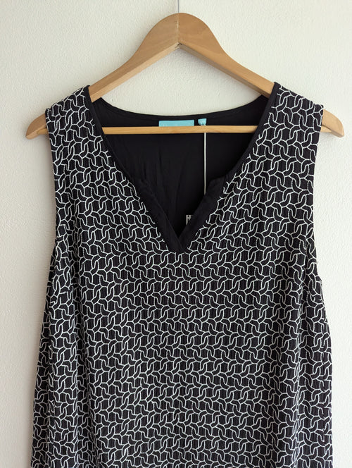 Blue Illusion Black & White Geometric Shift Dress