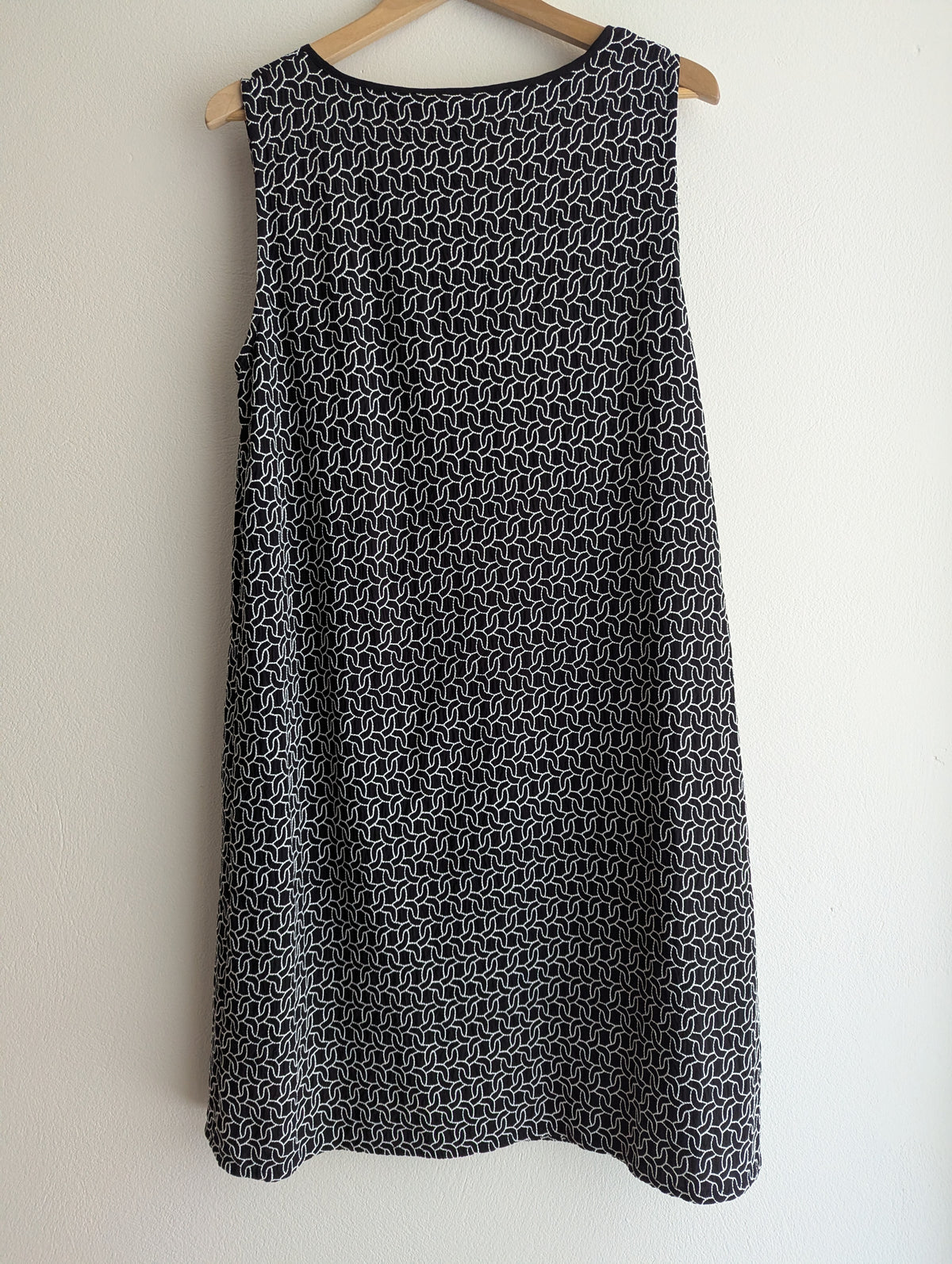 Blue Illusion Black & White Geometric Shift Dress