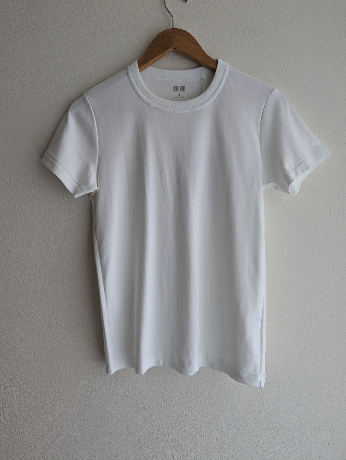 Uniqlo White Crew Neck Tee