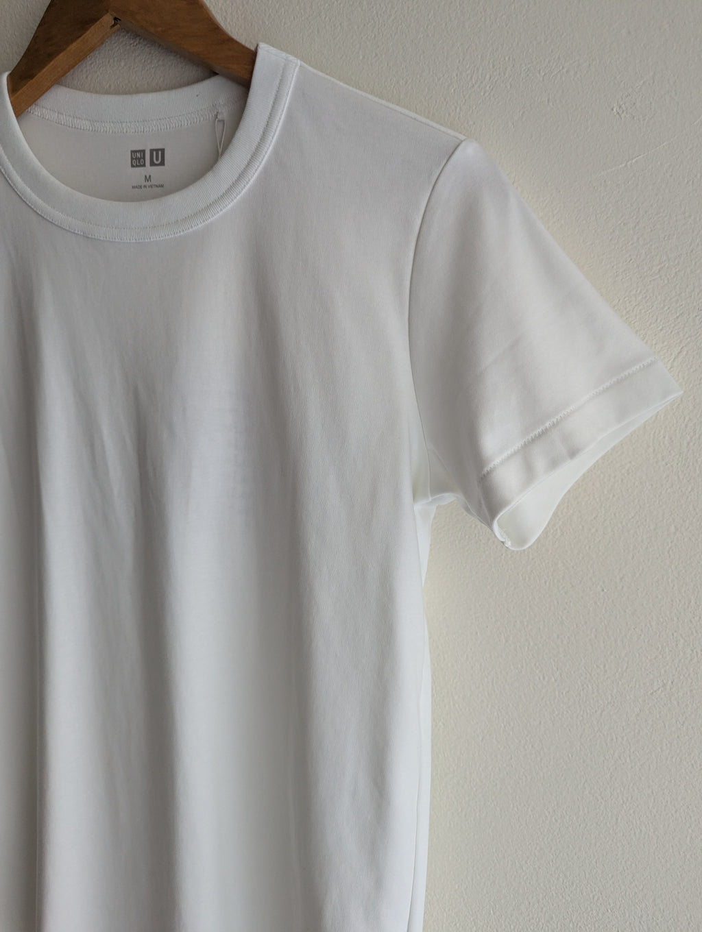 Uniqlo White Crew Neck Tee