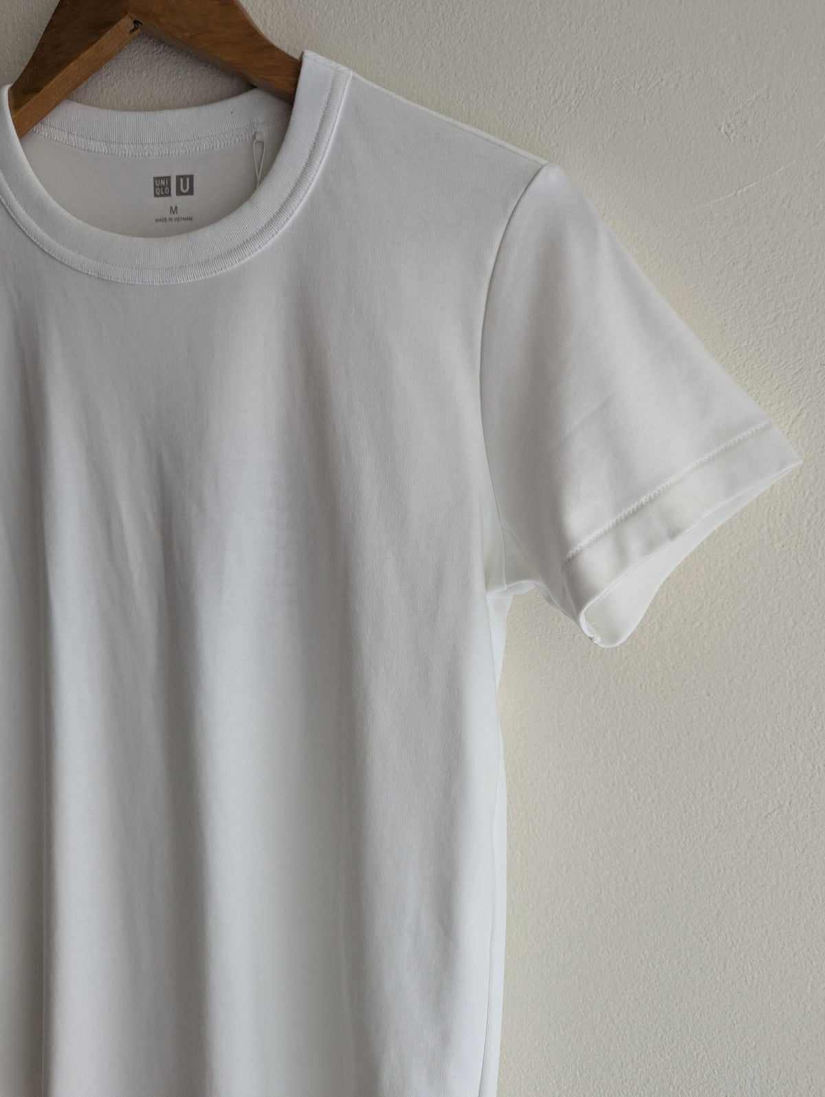Uniqlo White Crew Neck Tee
