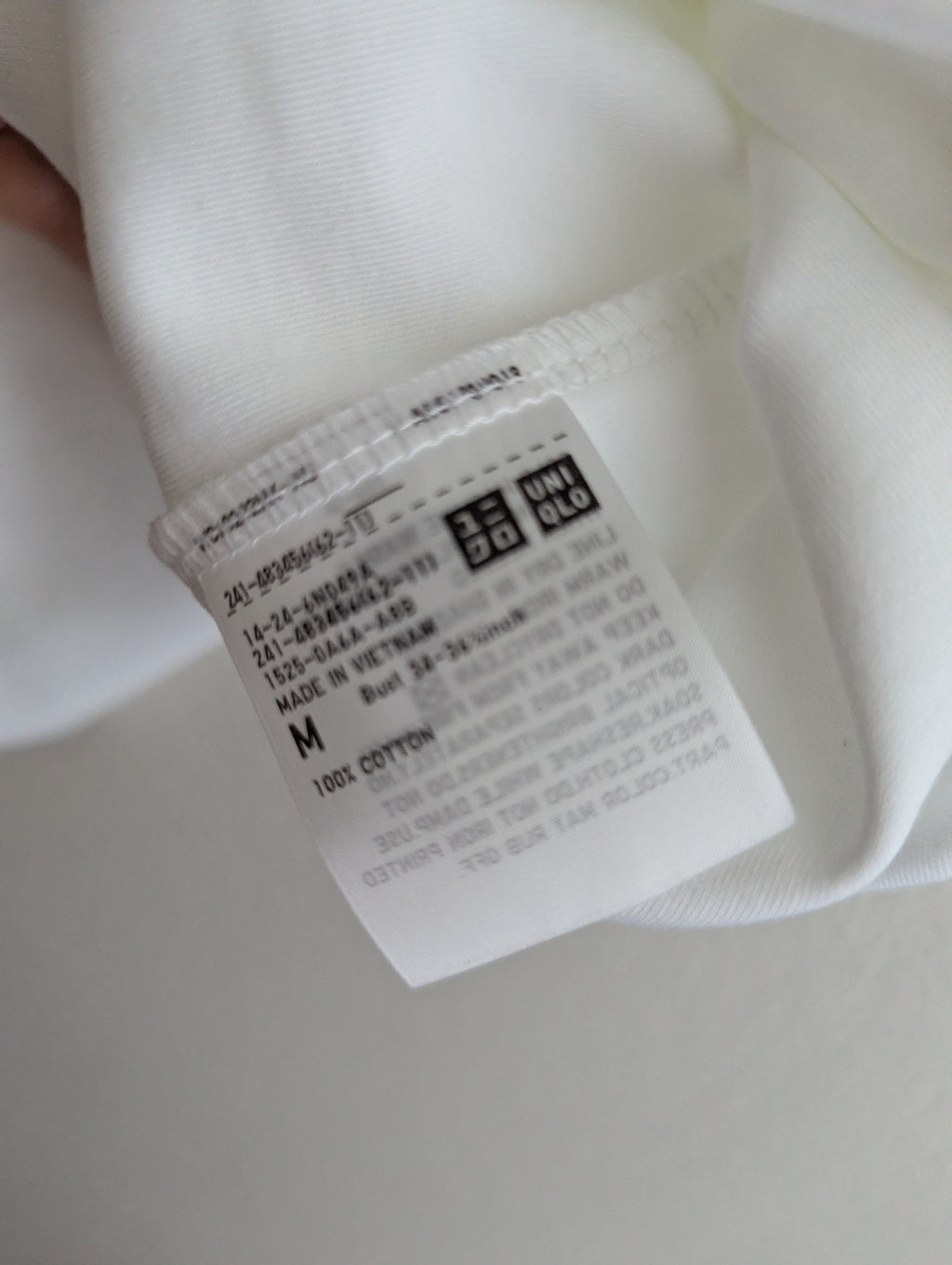 Uniqlo White Crew Neck Tee