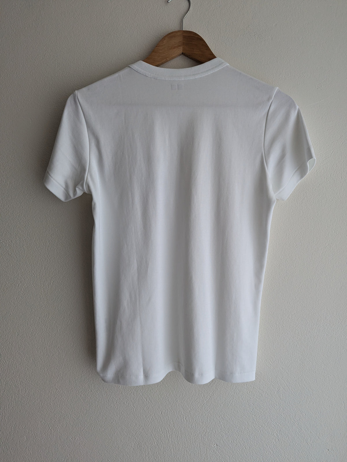 Uniqlo White Crew Neck Tee