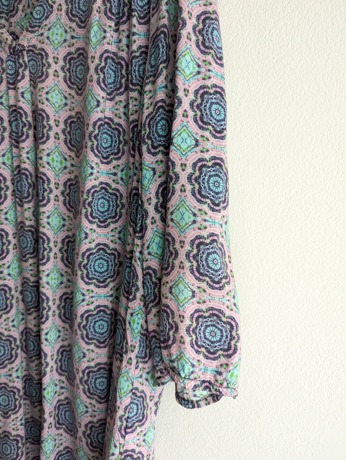 Sussan Geometric Floral Top