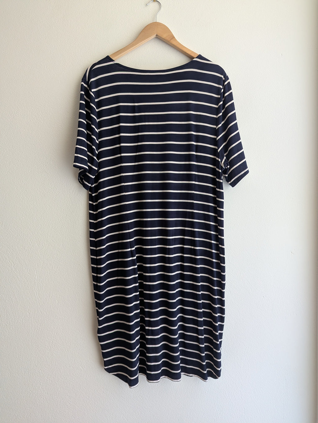 Jacqui e Navy and White Stripe T-Shirt Dress