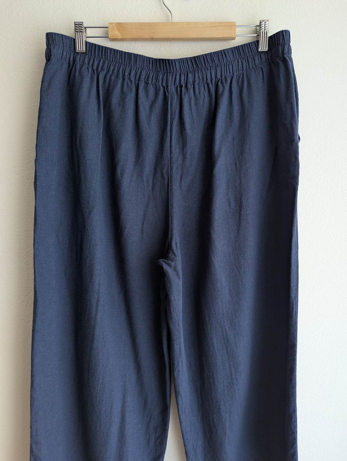 Sussan Linen-Blend Crop Pull-on Pant