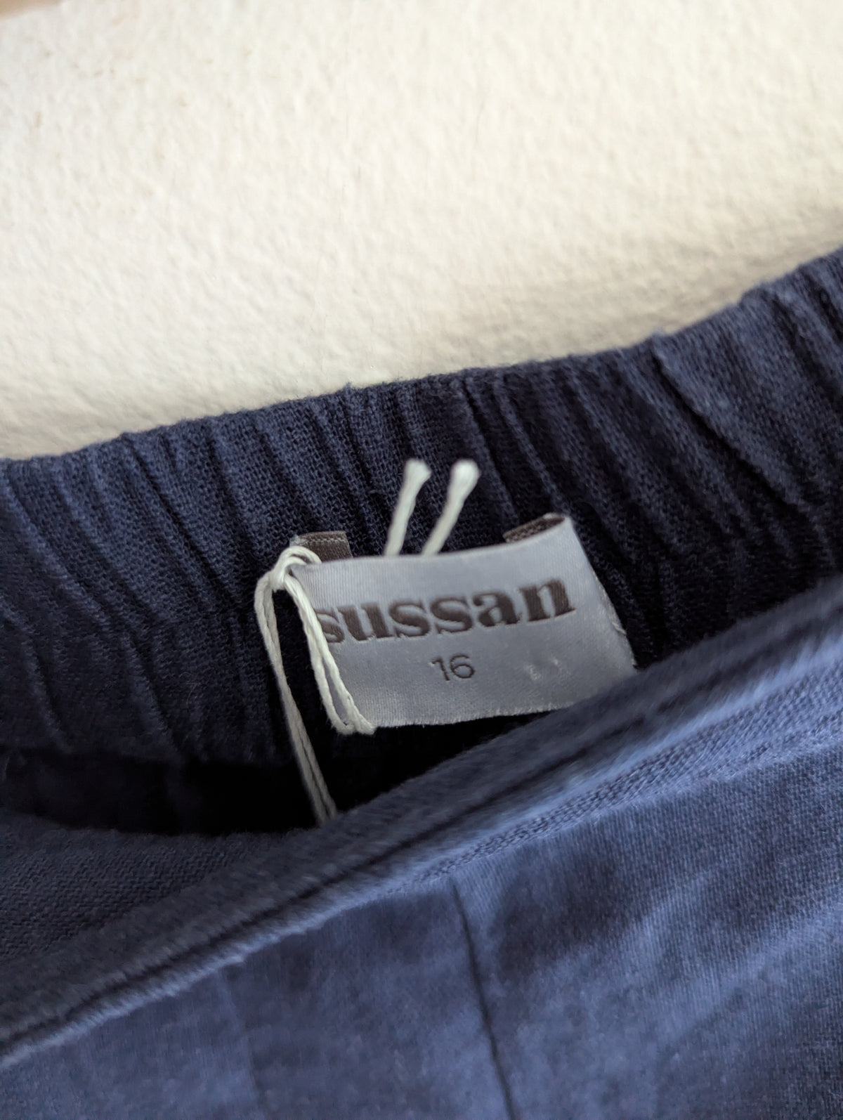 Sussan Linen-Blend Crop Pull-on Pant