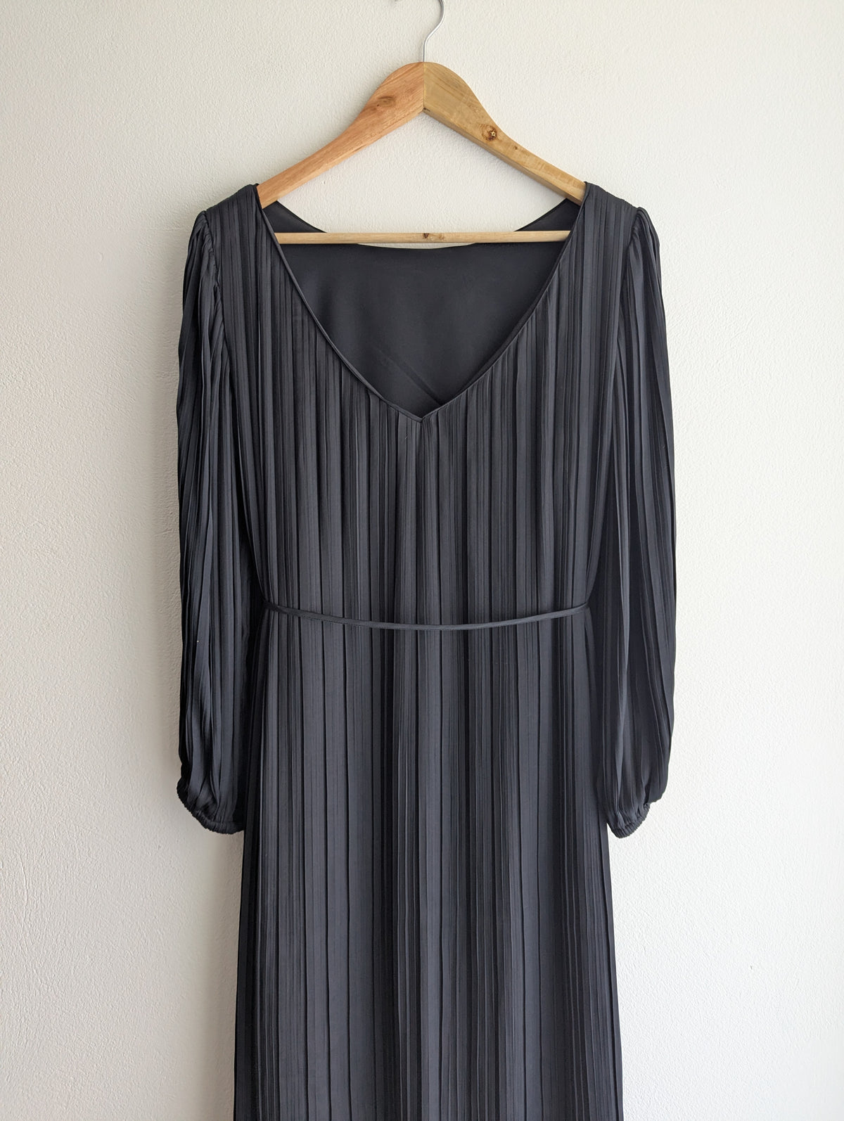 Witchery Black Pleated Midi Dress