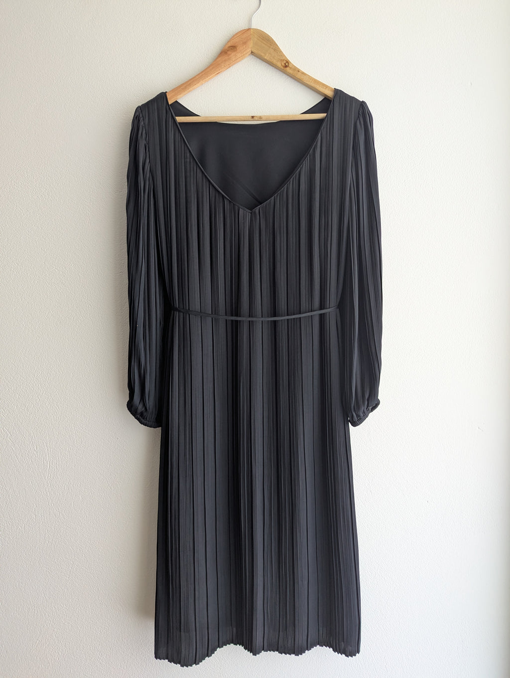 Witchery Black Pleated Midi Dress
