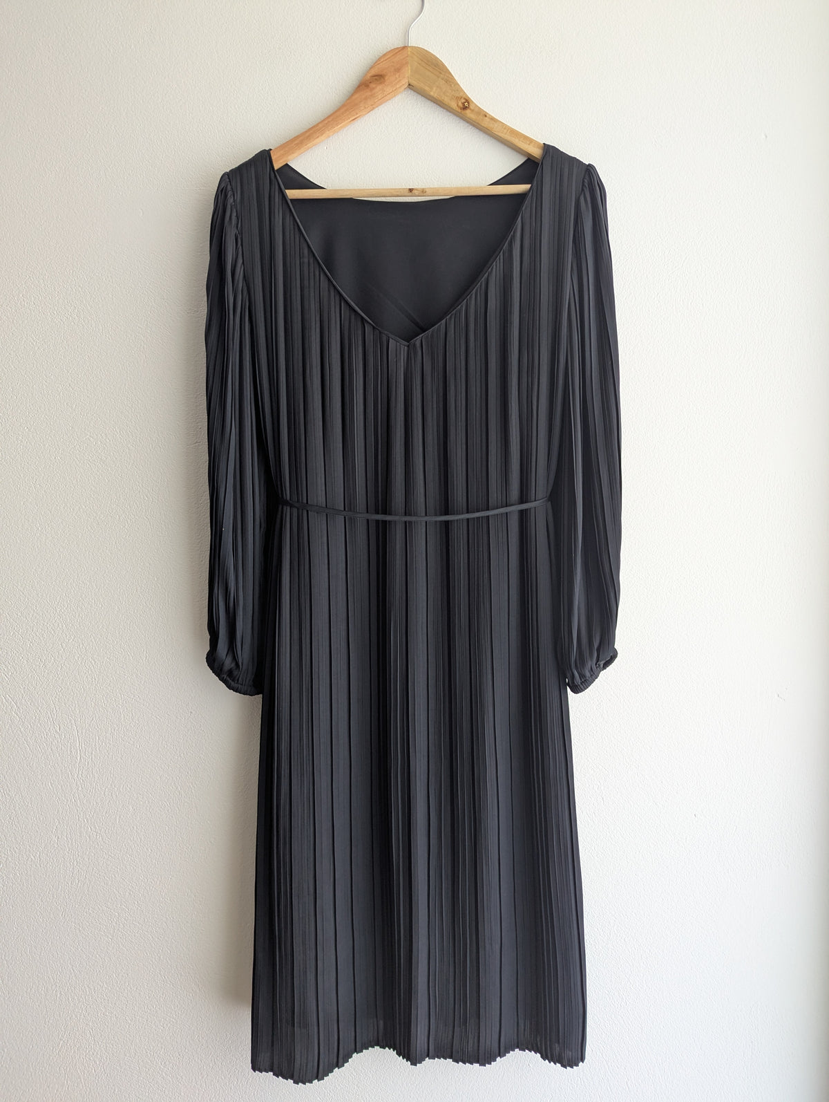 Witchery Black Pleated Midi Dress