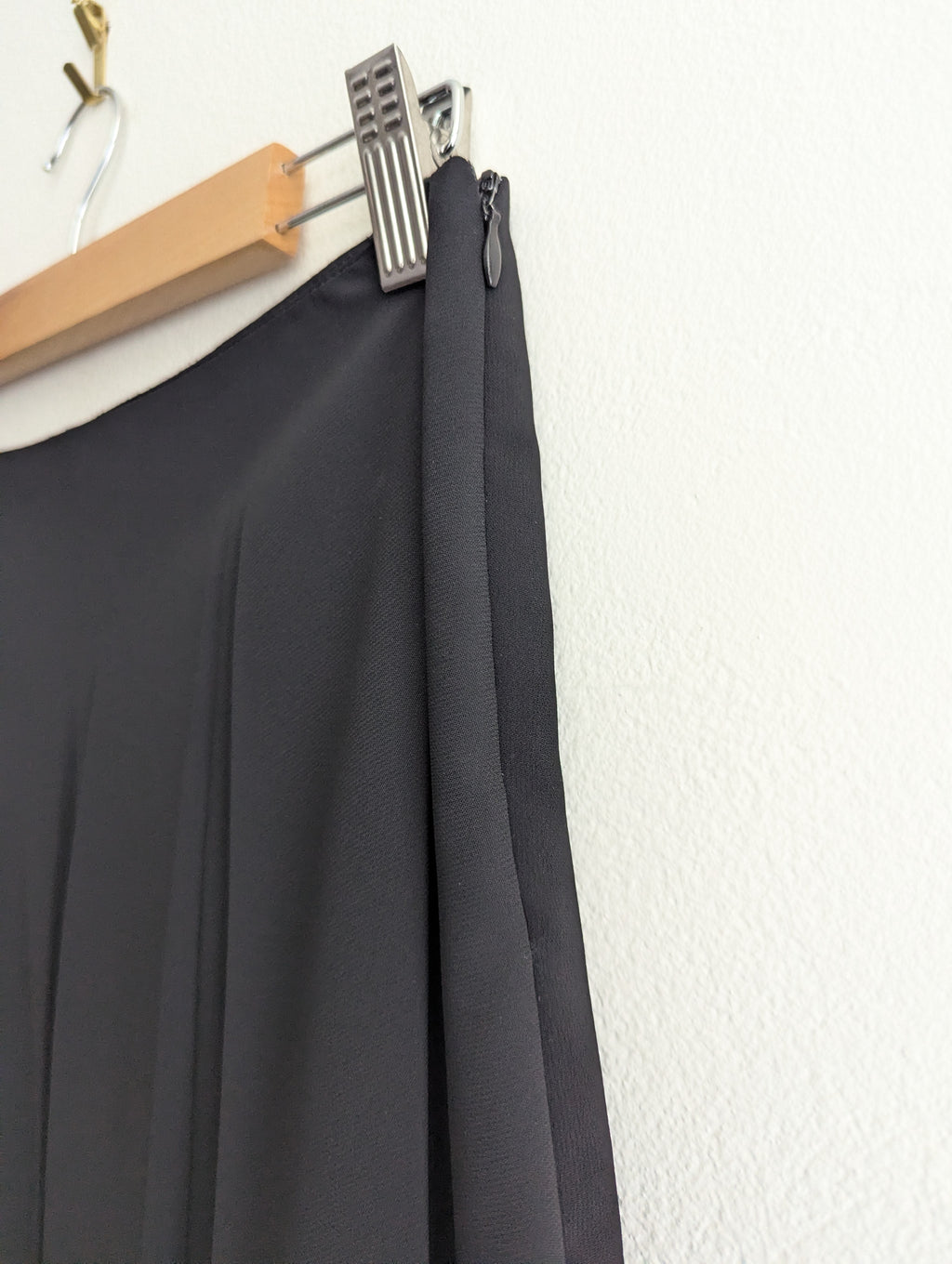 Sinéquanone Black Pleated Knee-Length Skirt