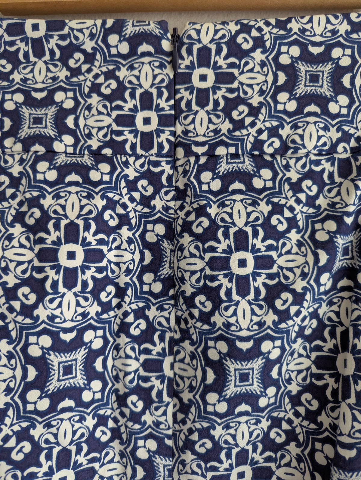 Jacqui e Blue and White Geometric Print Skirt