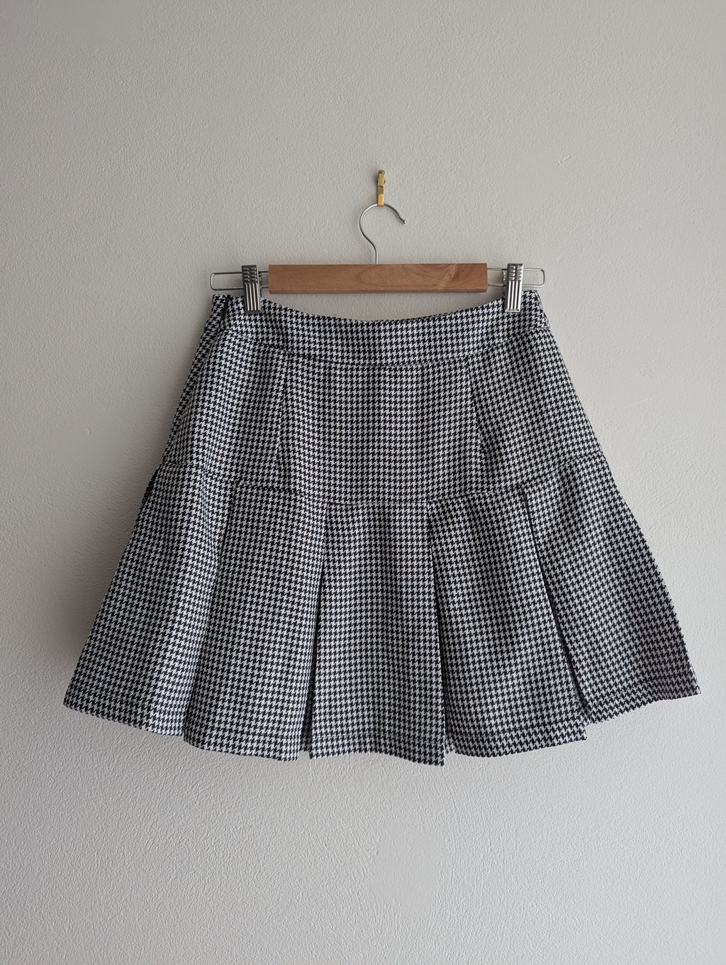 Ally Pleated Houndstooth Mini Skirt