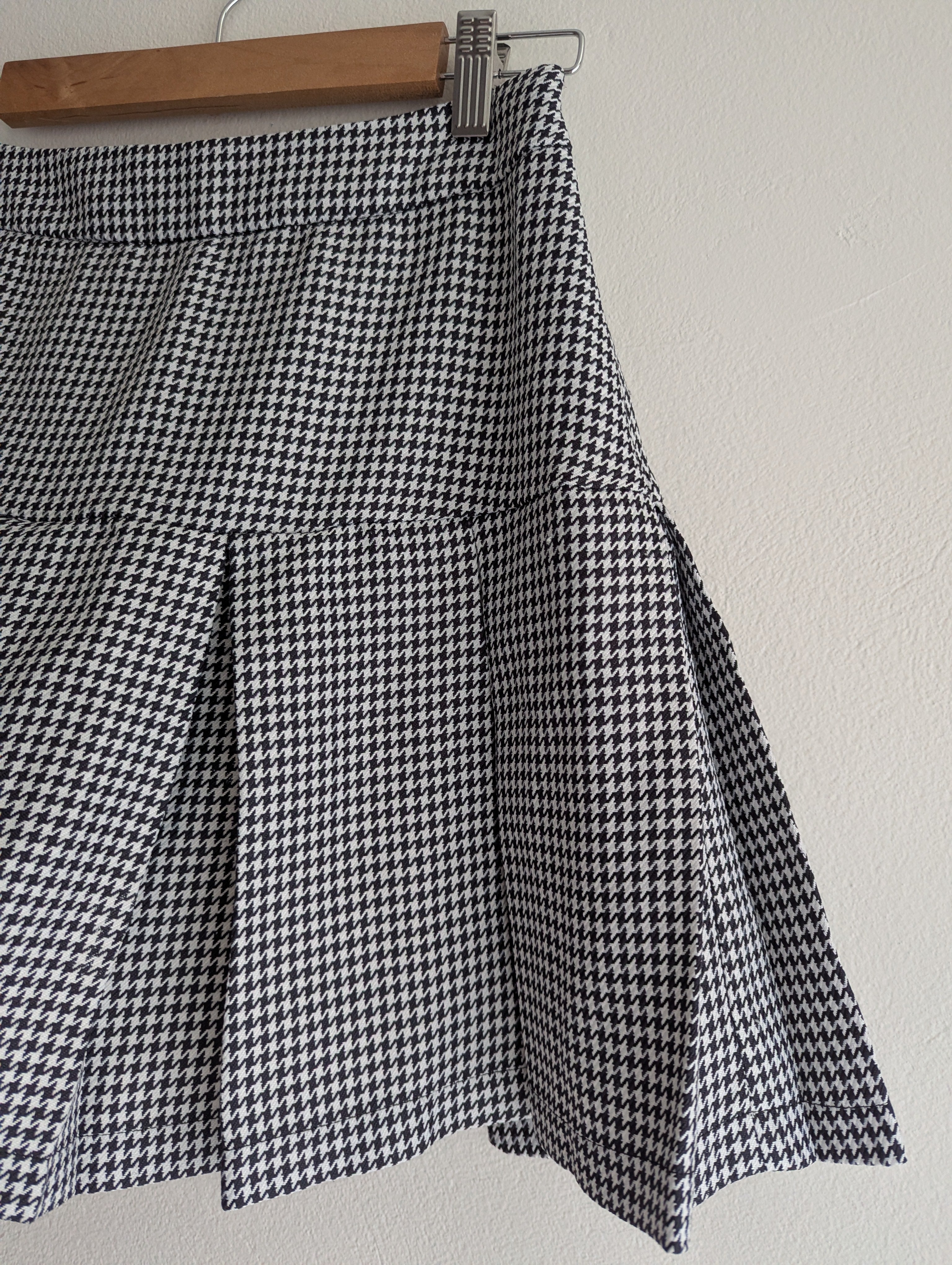 Ally Pleated Houndstooth Mini Skirt