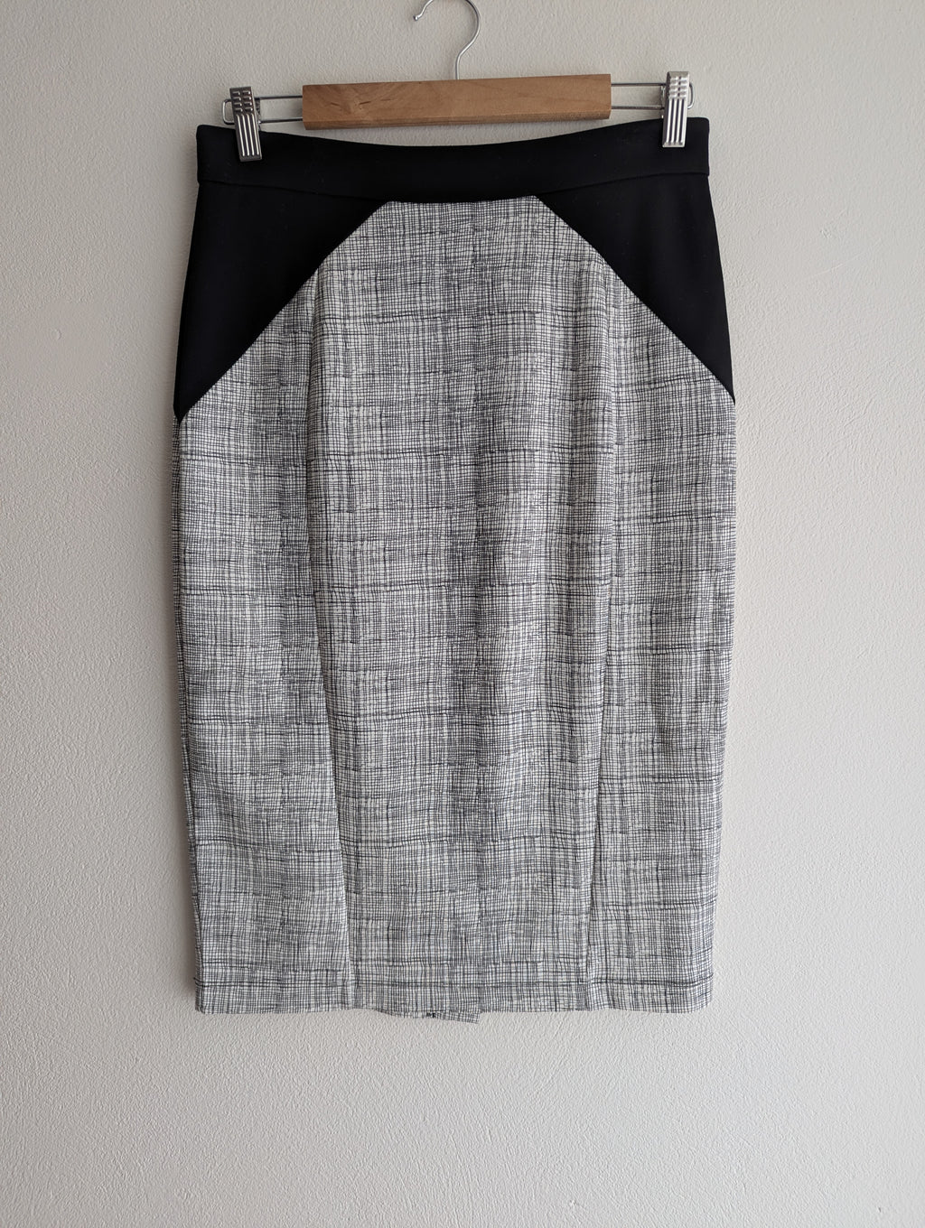 Cue Abstract Pencil Skirt