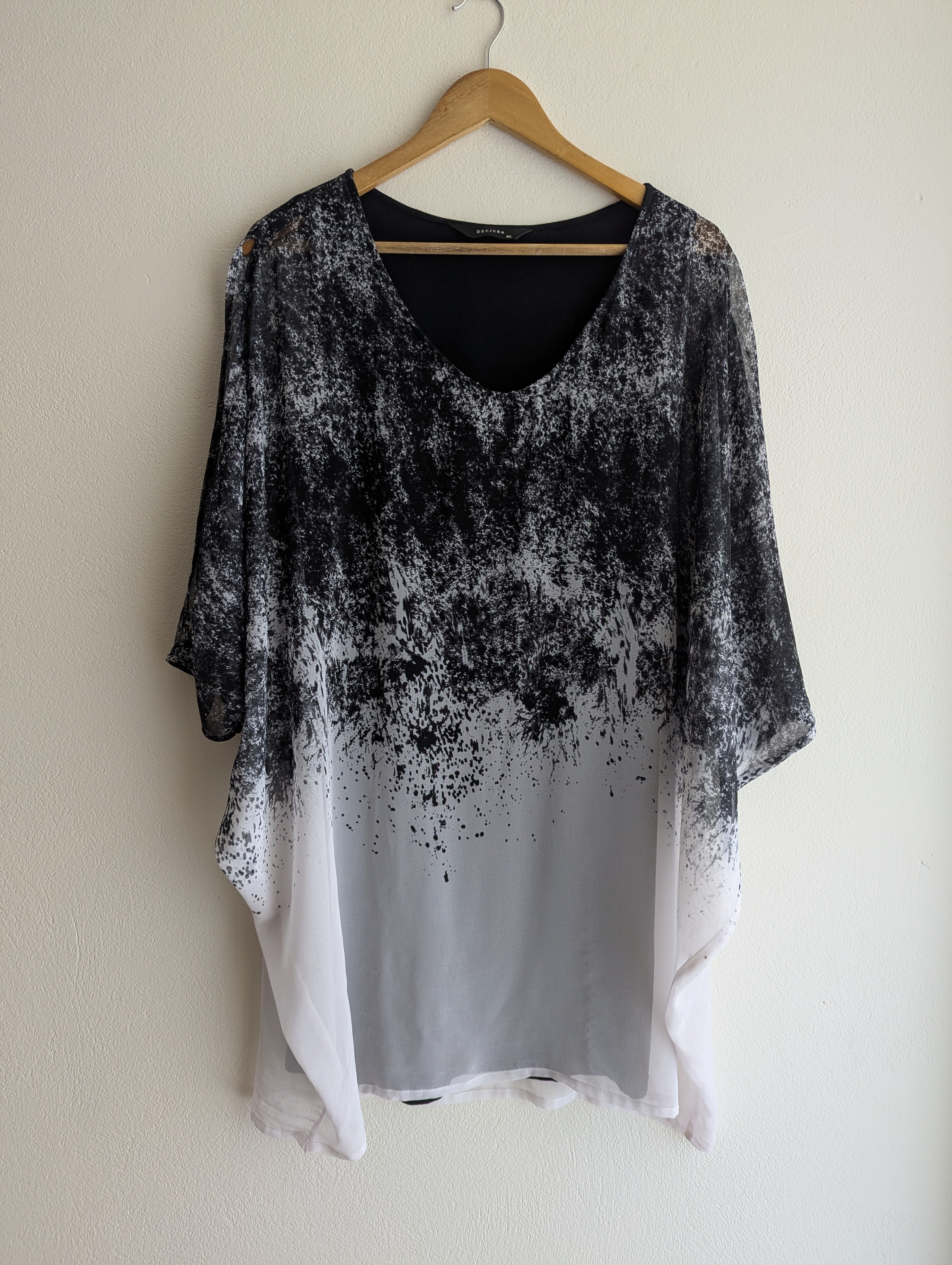 Decjuba Abstract Print Longline Top
