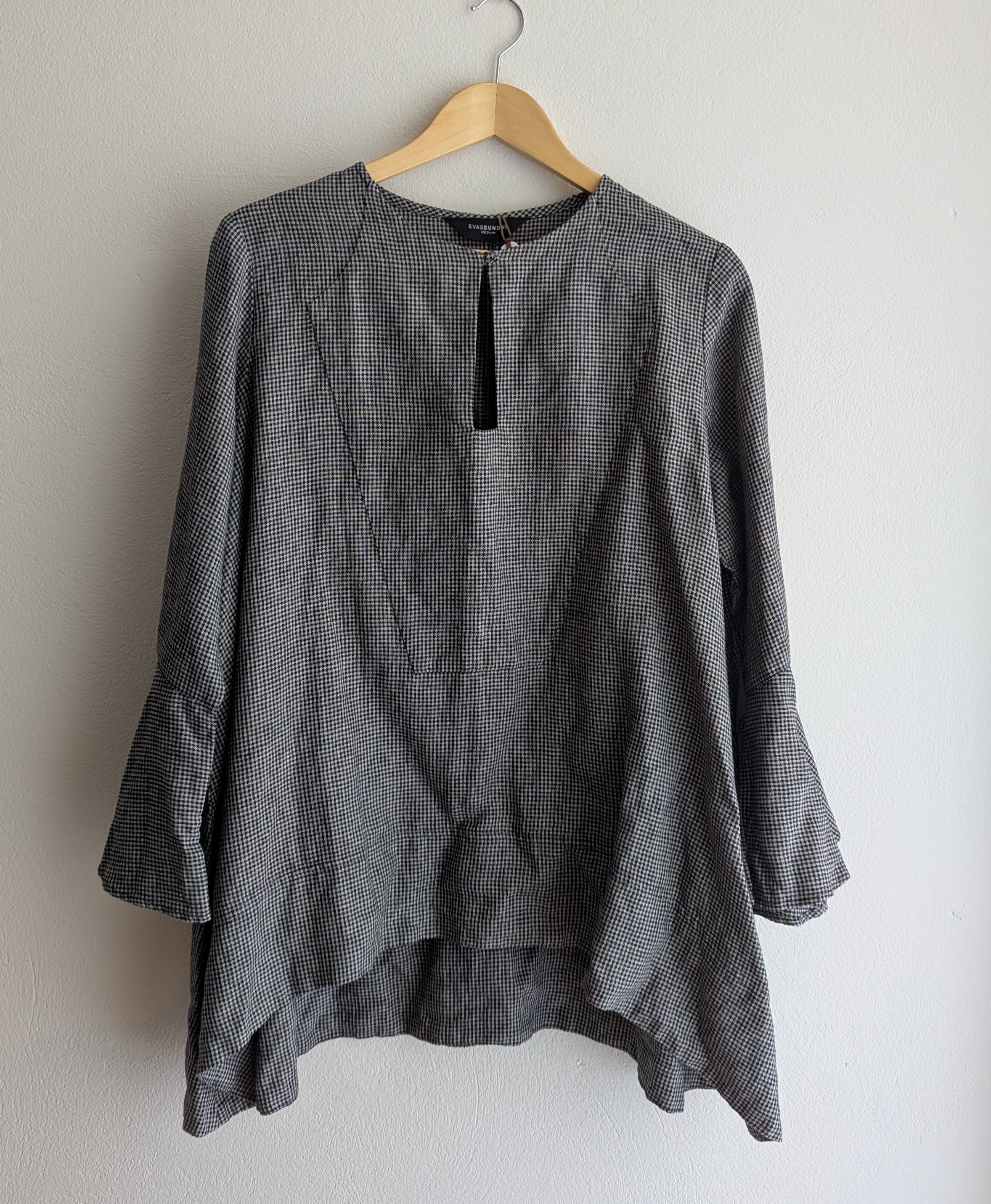 Eva's Sunday Linen Tunic Top