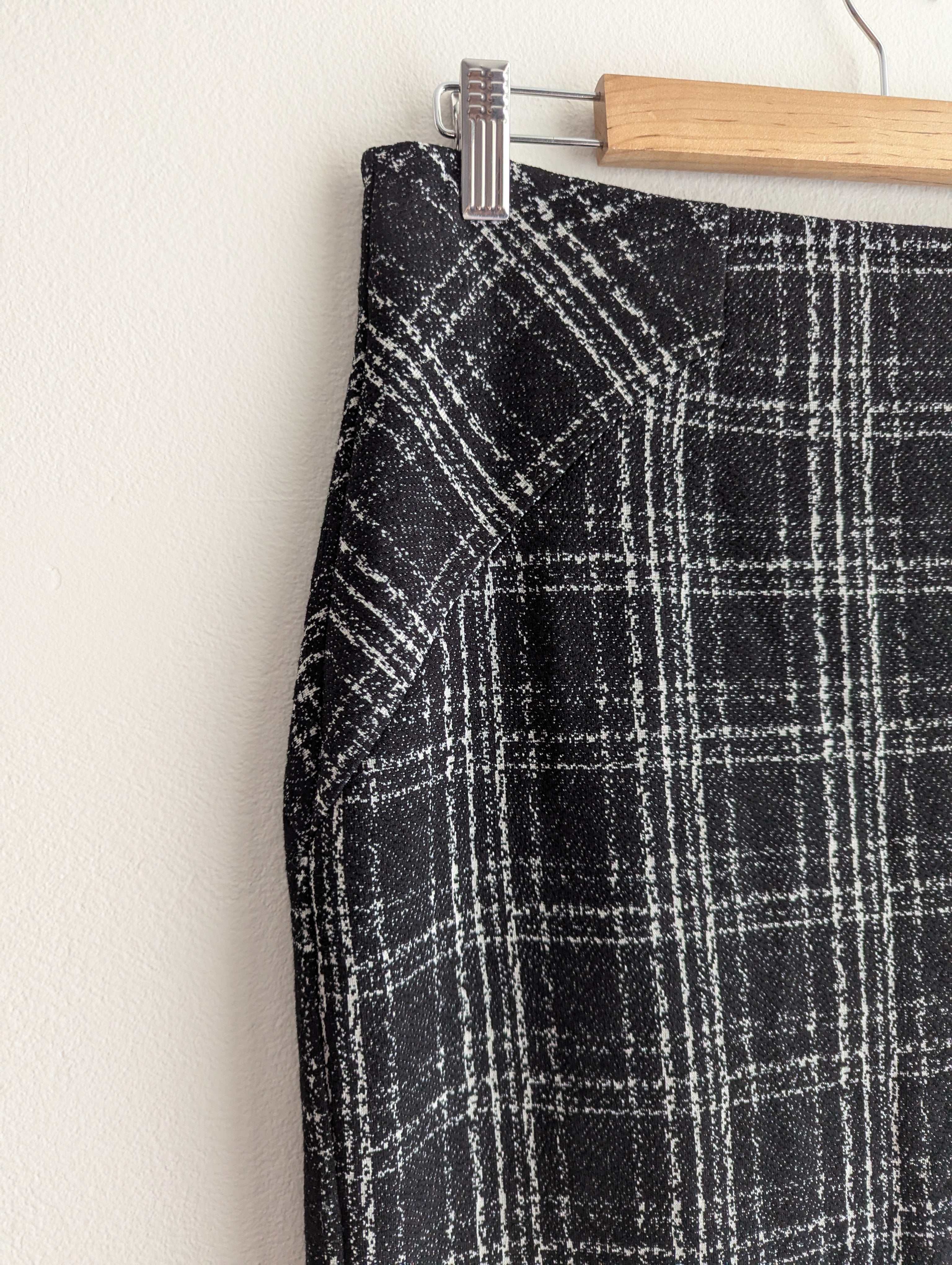 Cue in the City Check Skirt