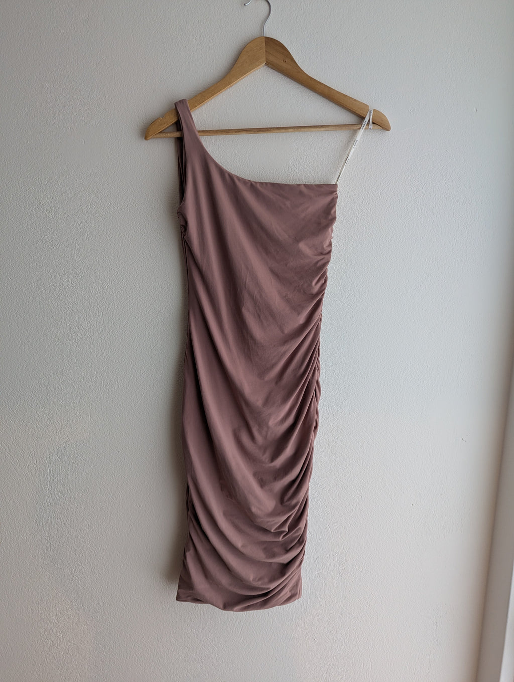 KOOKAÏ Asymetric Ruched Midi Dress