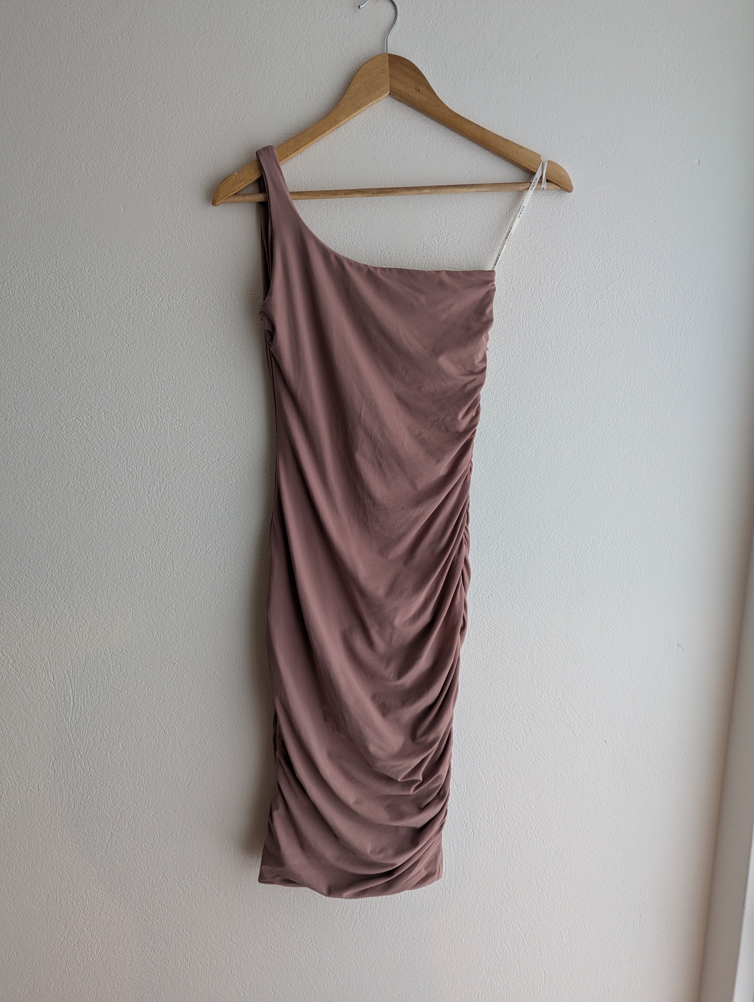 KOOKAÏ Asymetric Ruched Midi Dress