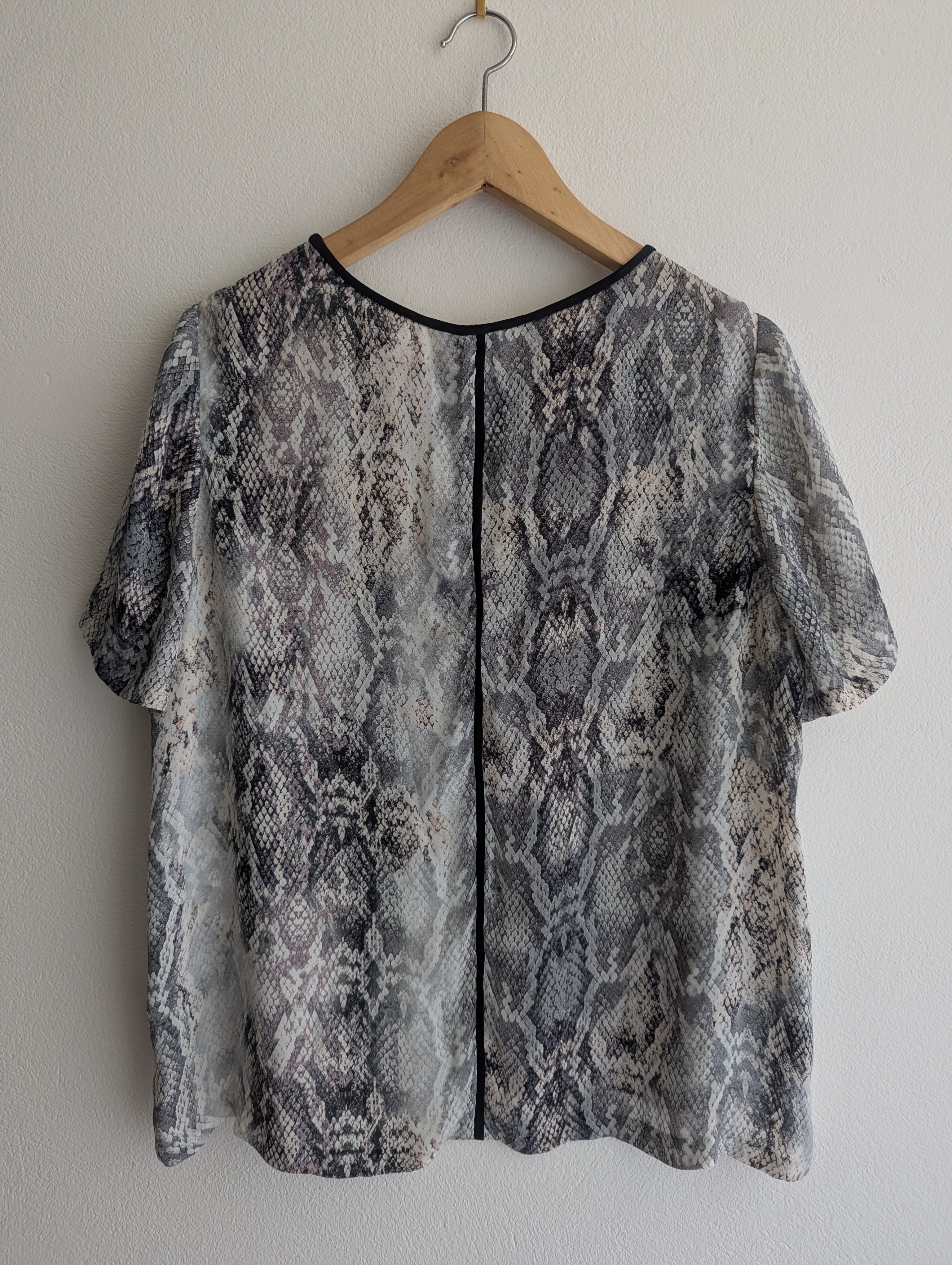 Veronika Maine Snake Print Top