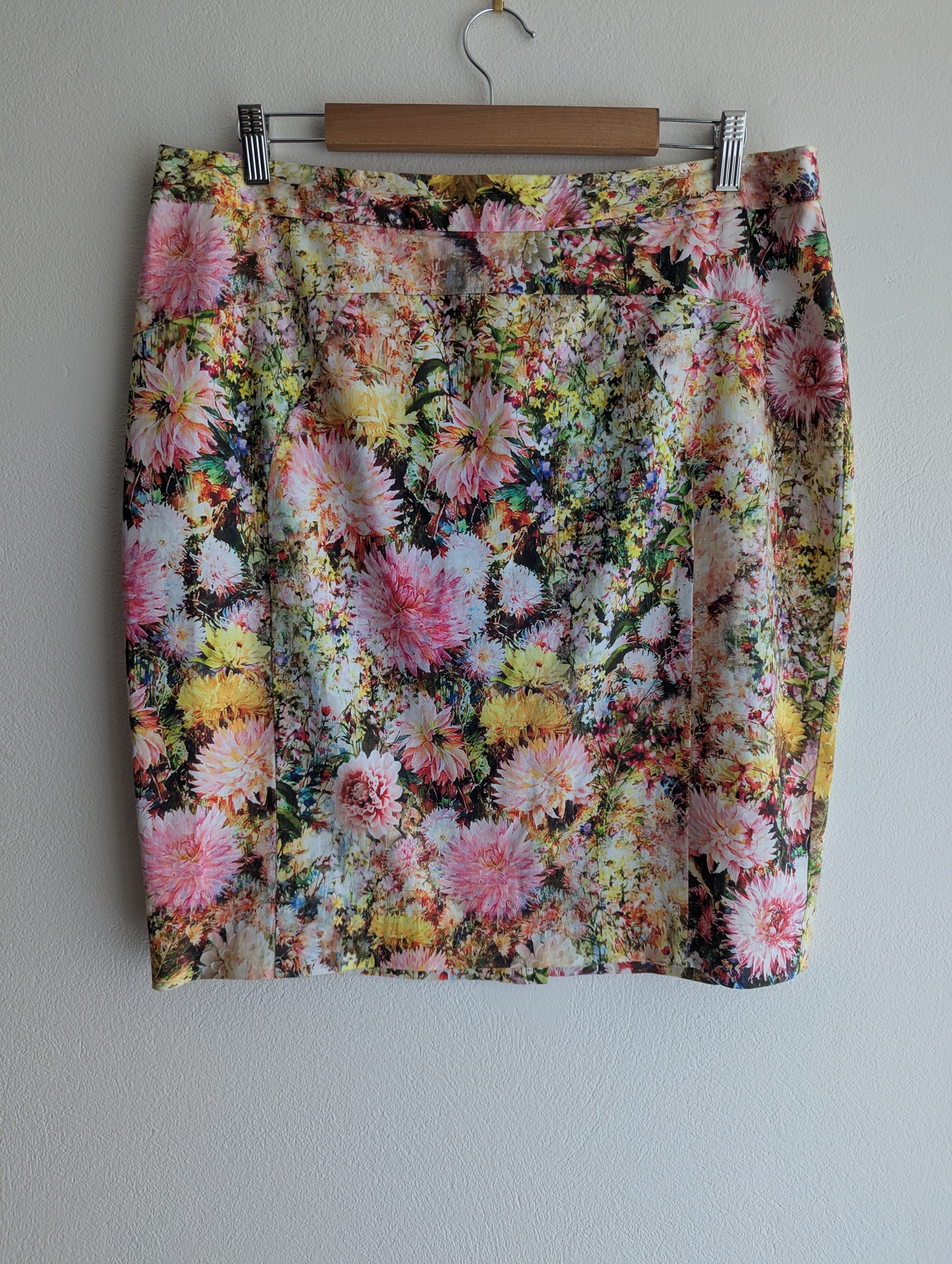 Veronika Maine Floral Skirt