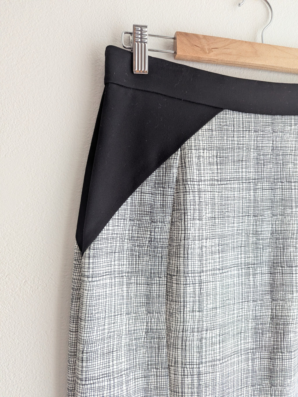 Cue Abstract Pencil Skirt
