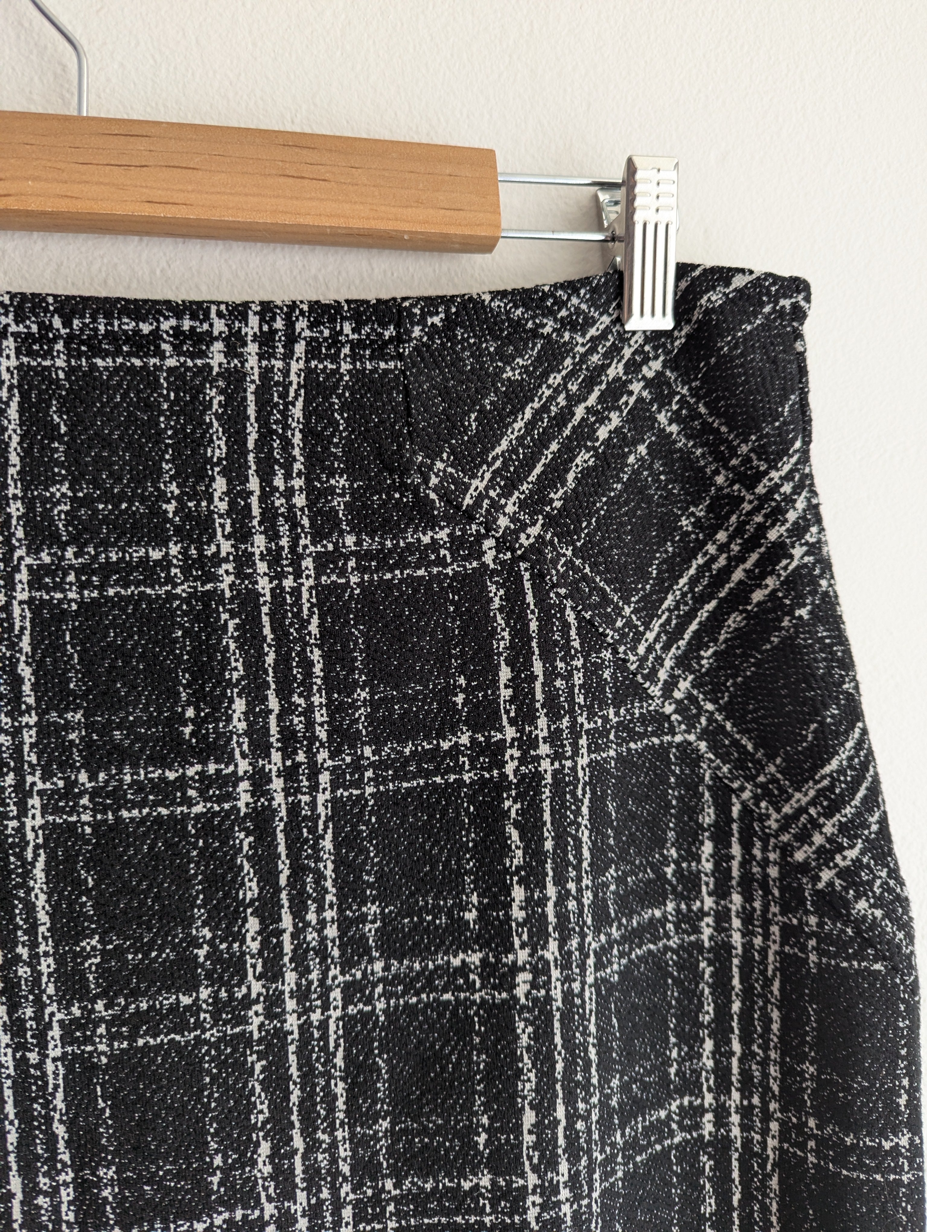 Cue in the City Check Skirt