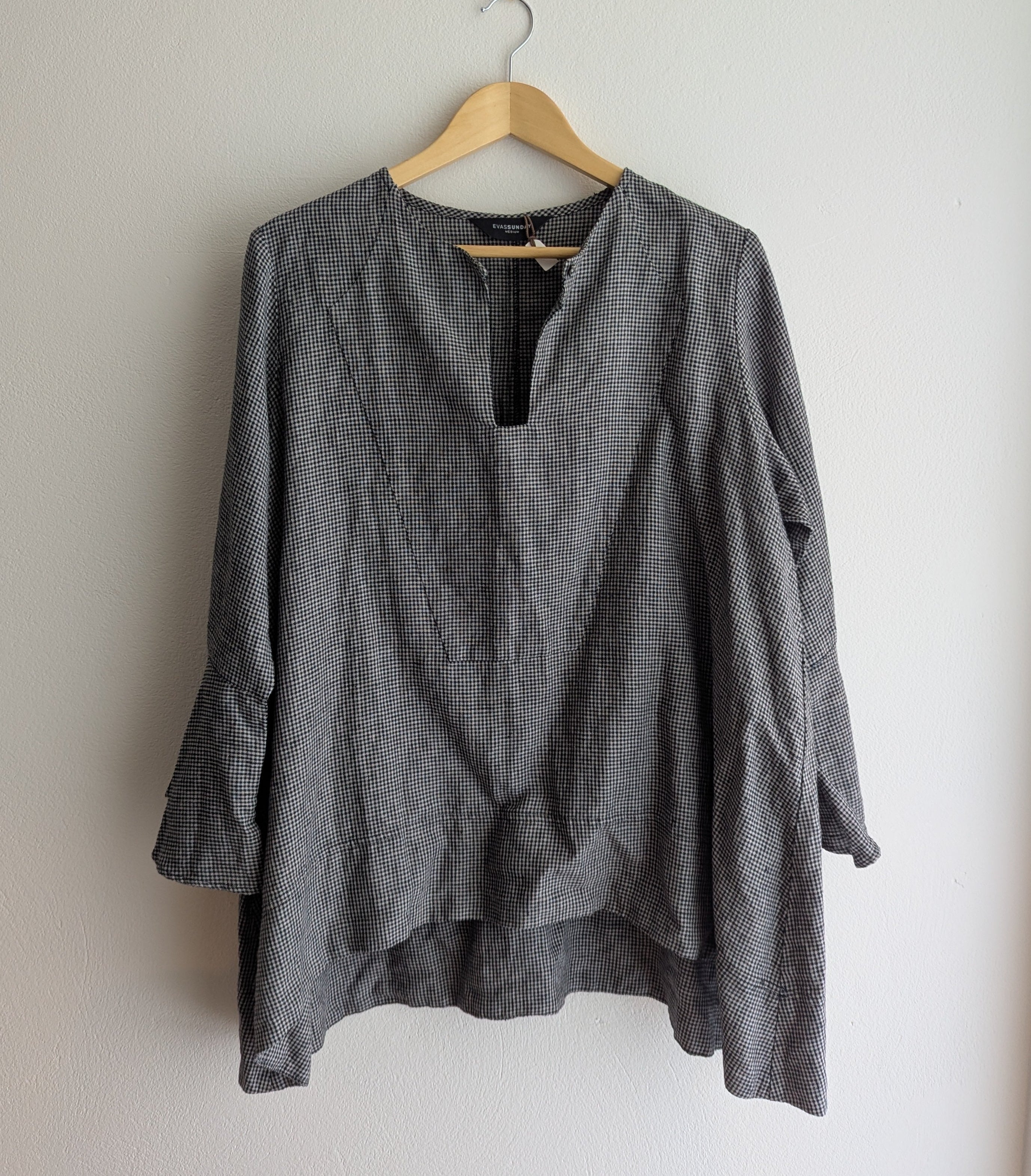 Eva's Sunday Linen Tunic Top