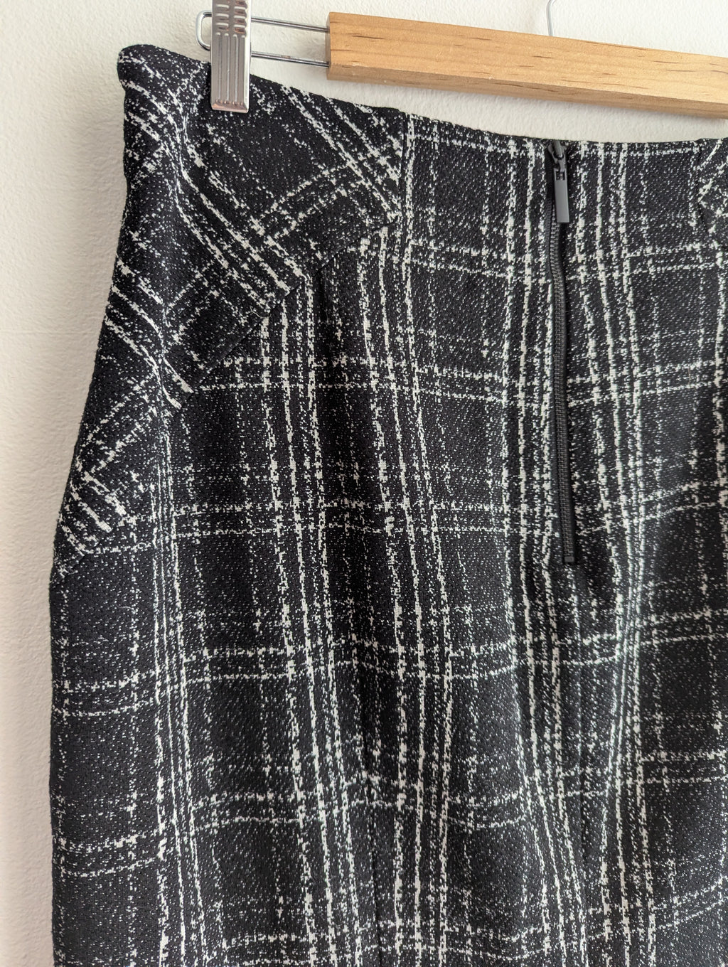 Cue in the City Check Skirt