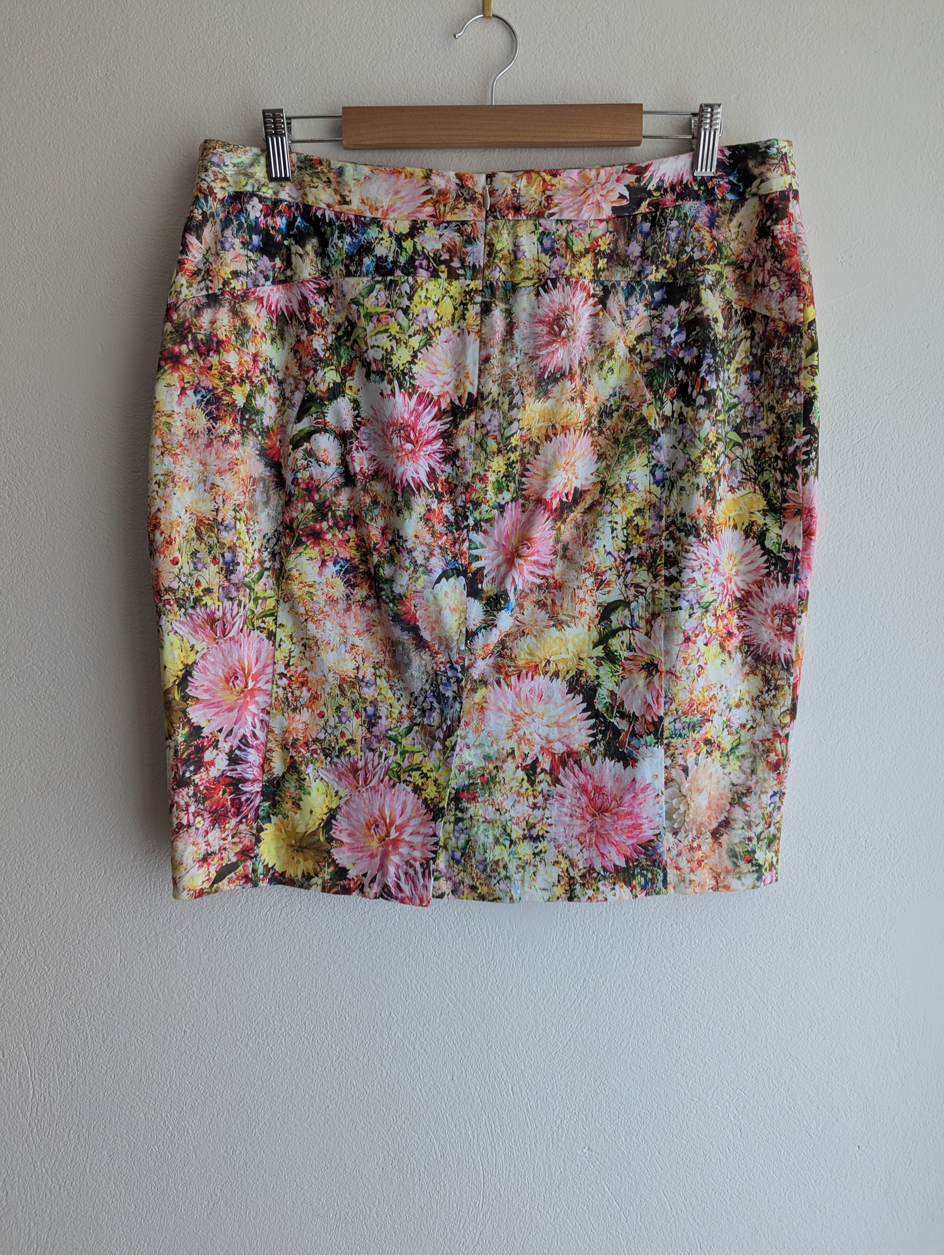 Veronika Maine Floral Skirt