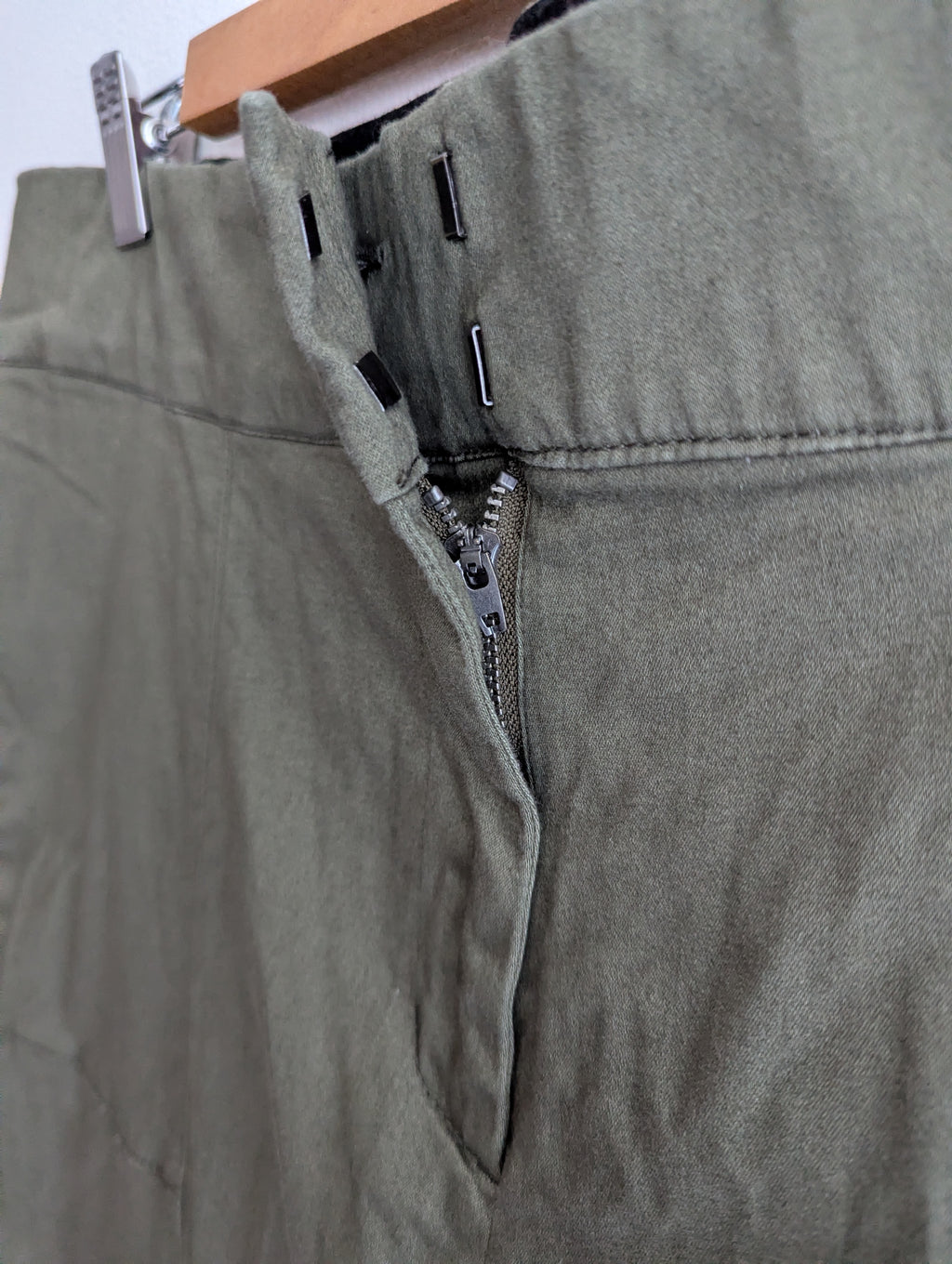 Sara Seam Detail Khaki Pants