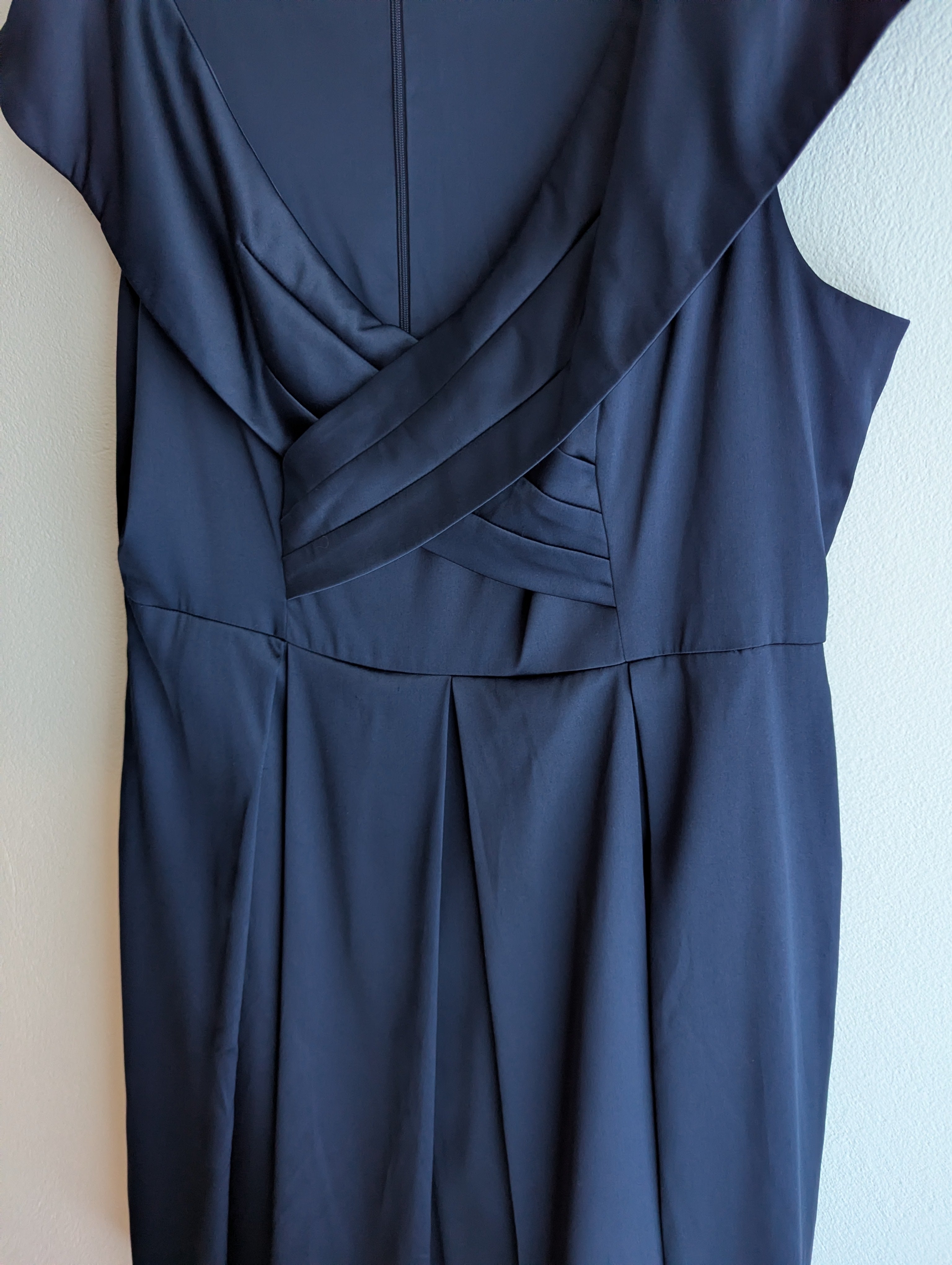 Review Satin Dress